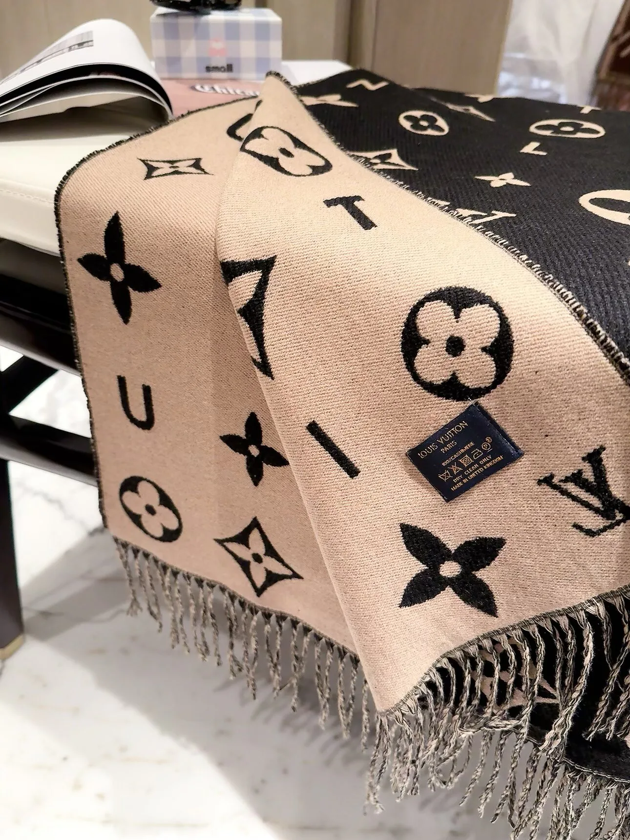 Шарфы Louis Vuitton 18377563