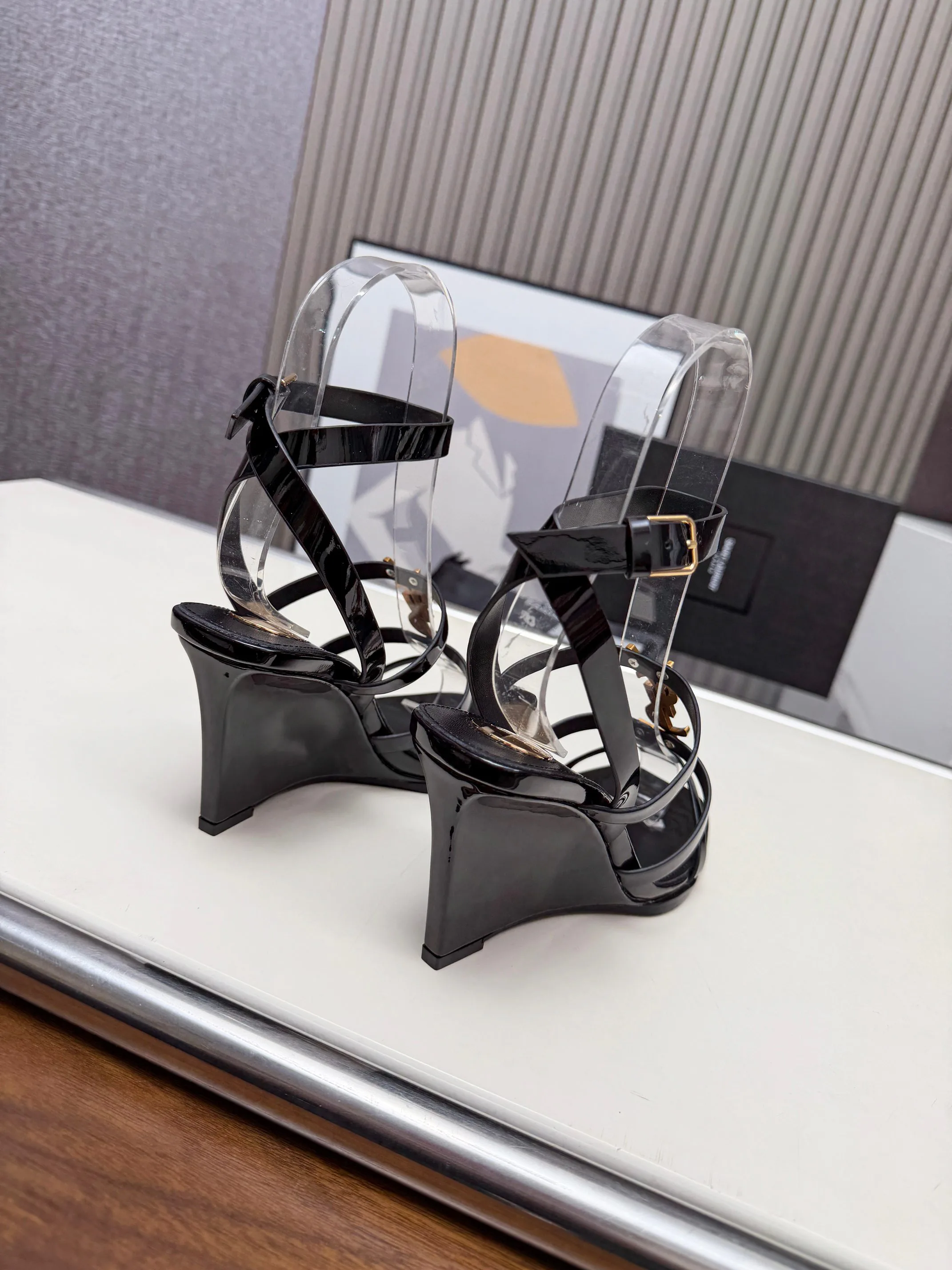 Босоножки Женские Saint Laurent 755705