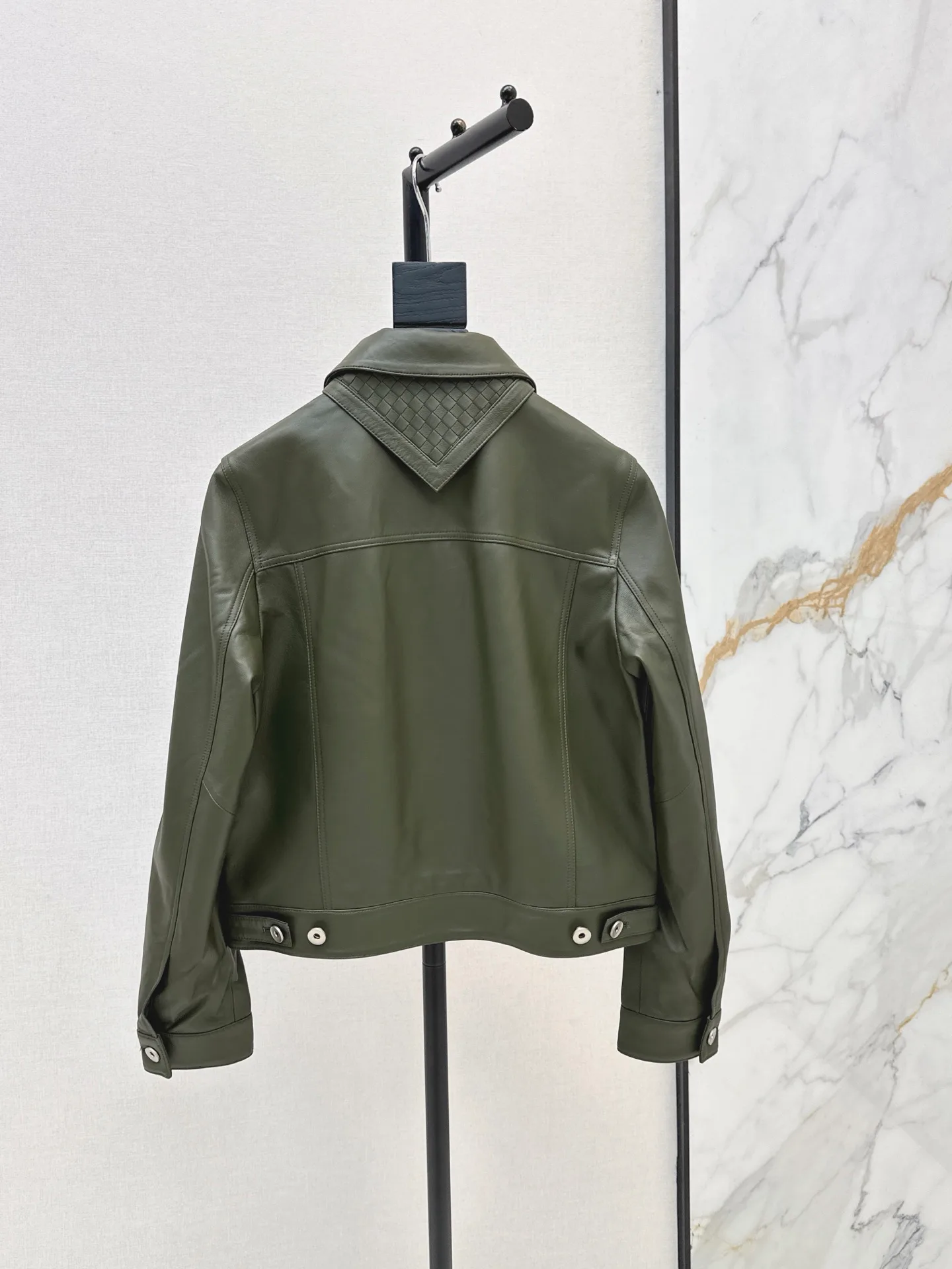 Кожаные Куртки И Дублёнки Женские Bottega Veneta 18173025