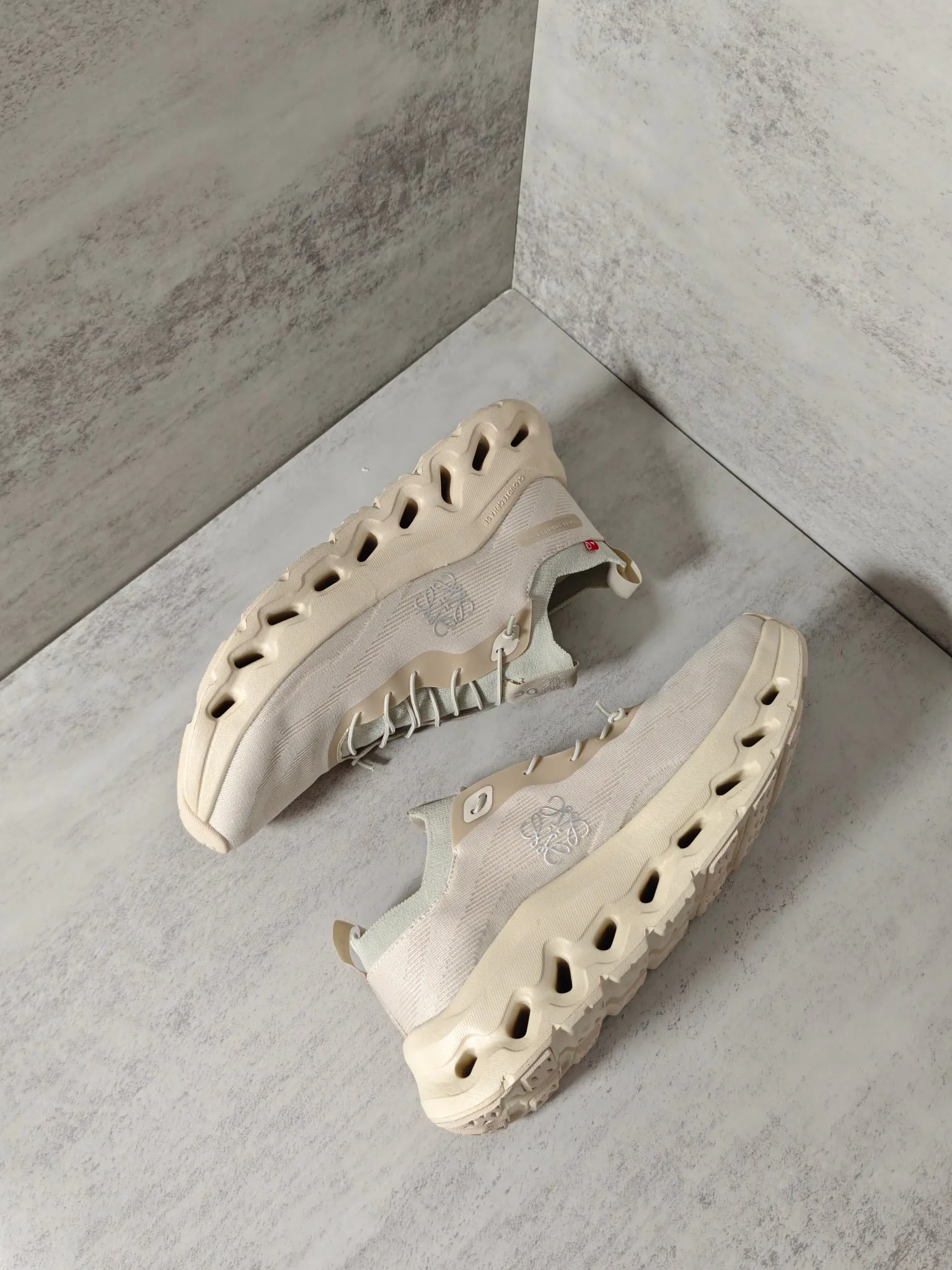 Кроссовки Женские Loewe 108244