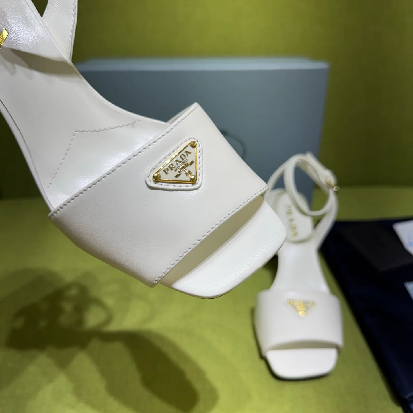 Босоножки Женские Prada 17524803