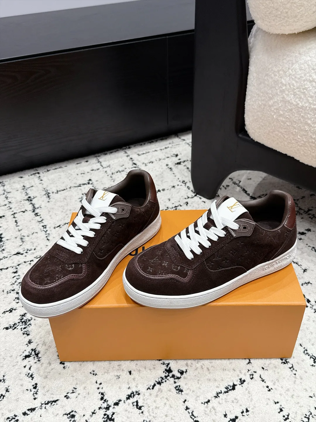 Кроссовки Женские Louis Vuitton 18505549