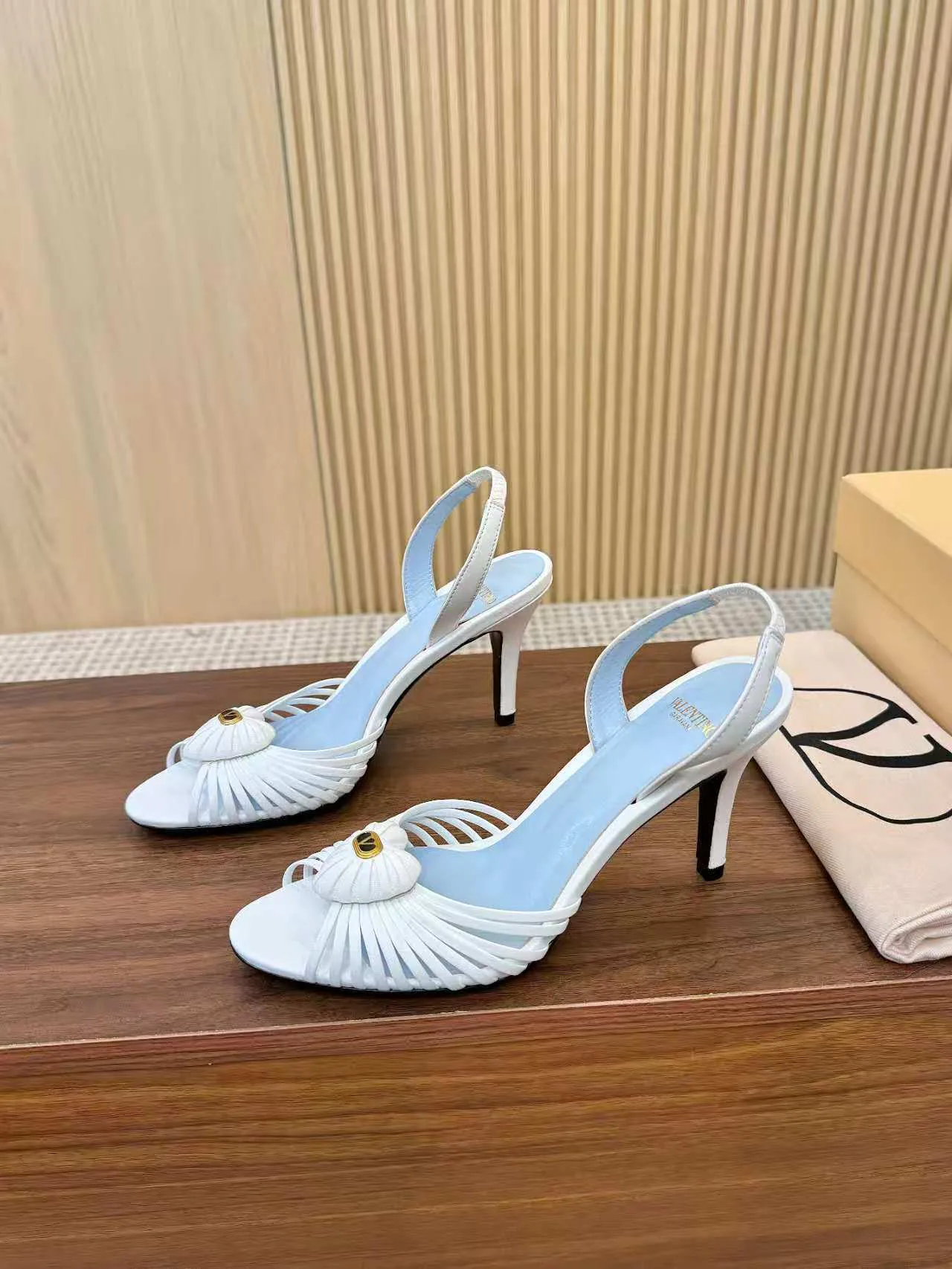 Босоножки Женские Valentino 14692975