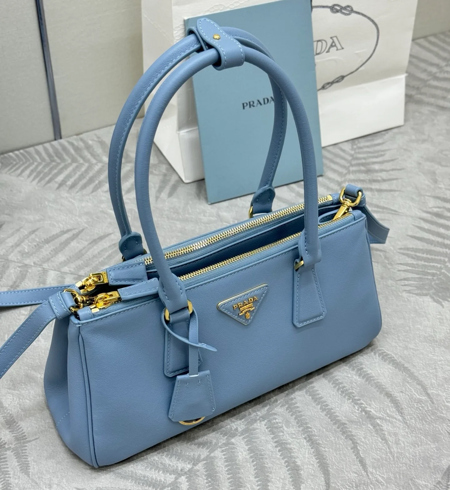 Классические Сумки Женские Prada 11353030