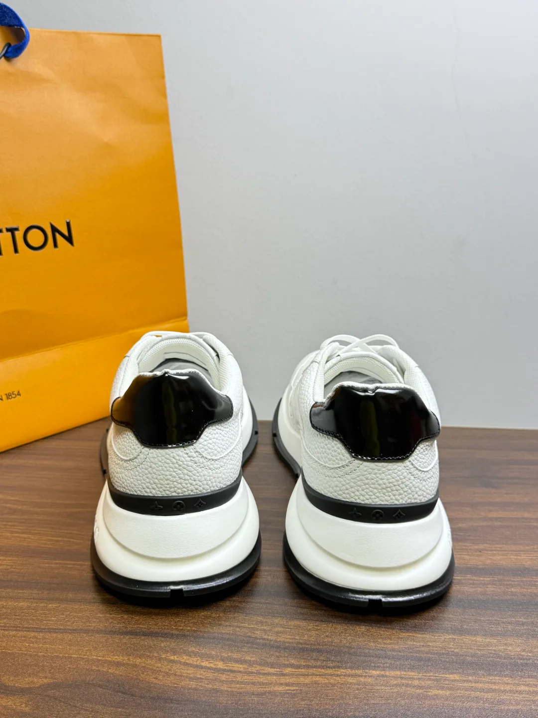 Кроссовки Мужские Louis Vuitton 20114687