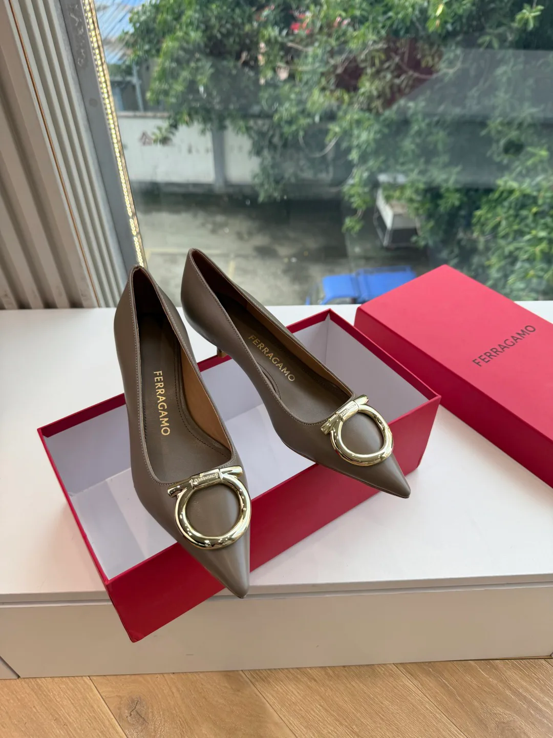 Туфли Женские Salvatore Ferragamo 18154505