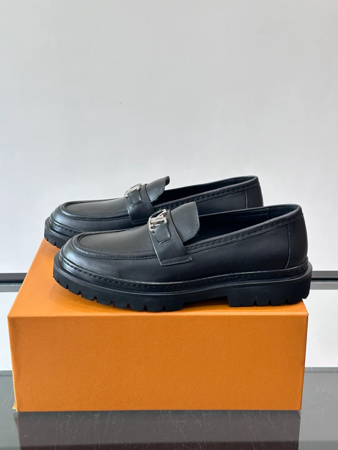 Лоферы И Туфли Мужские Louis Vuitton 17646071