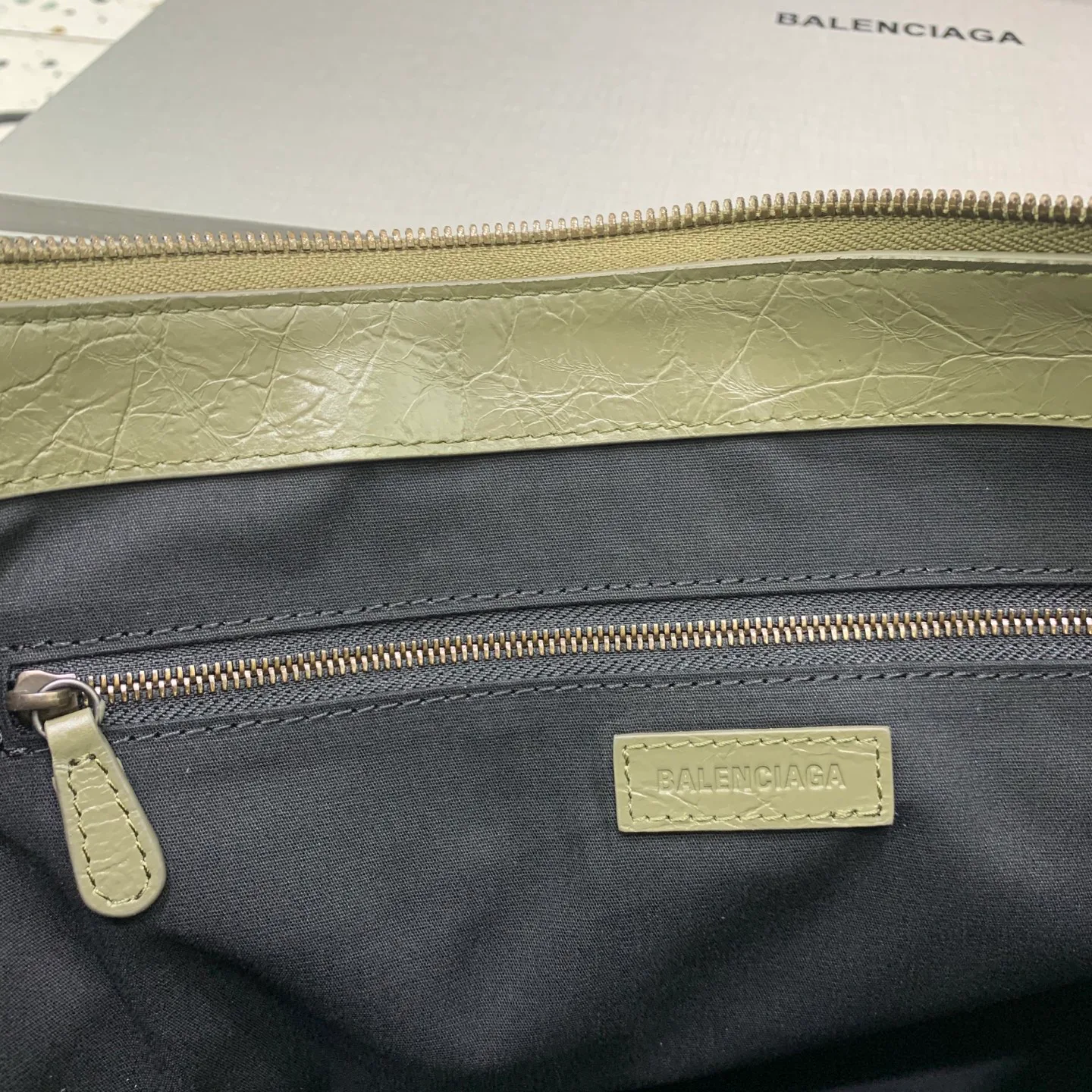 Сумки На Ремне Женские Balenciaga 13427251