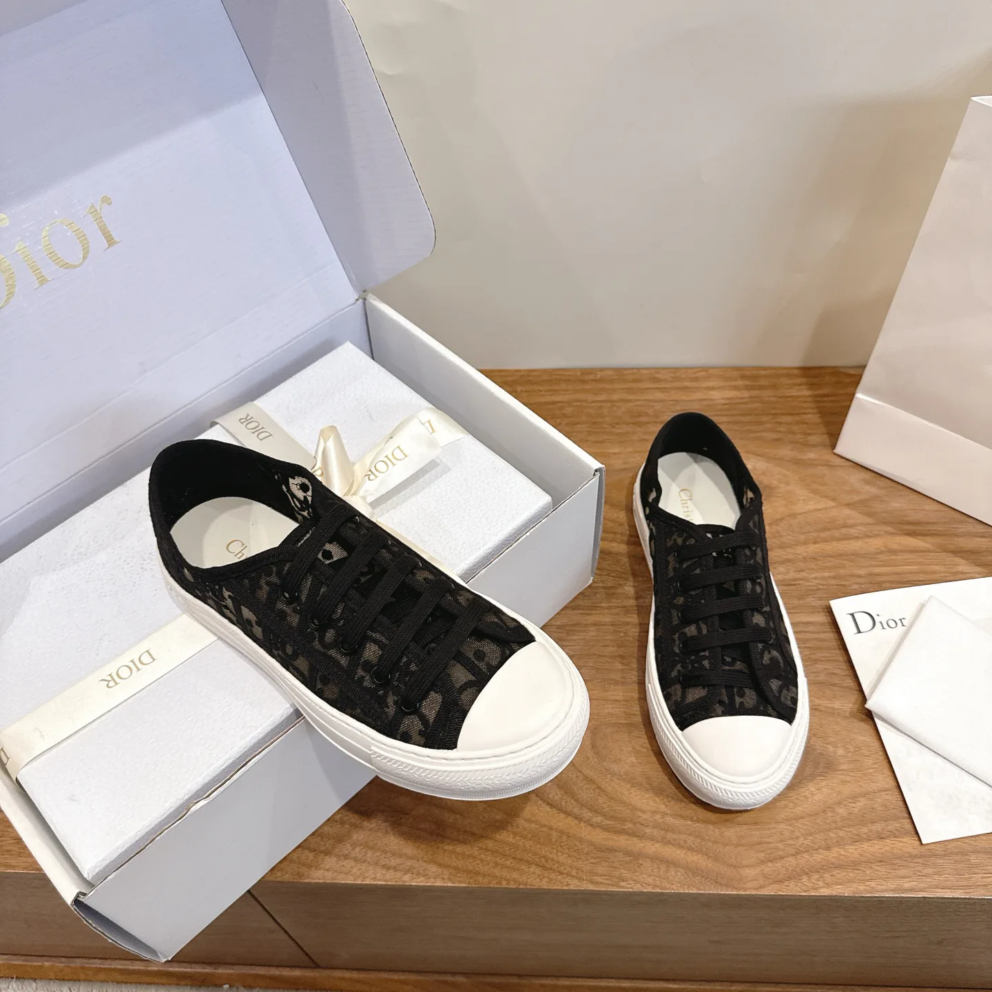 Кроссовки Женские Christian Dior 18083833