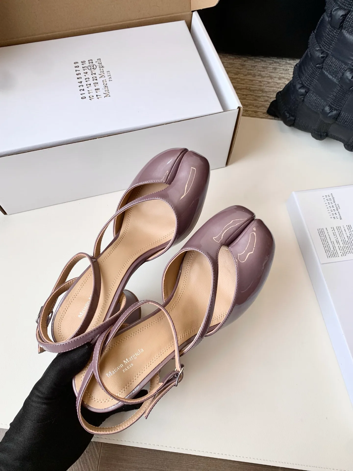 Босоножки Женские Maison Margiela 17628623
