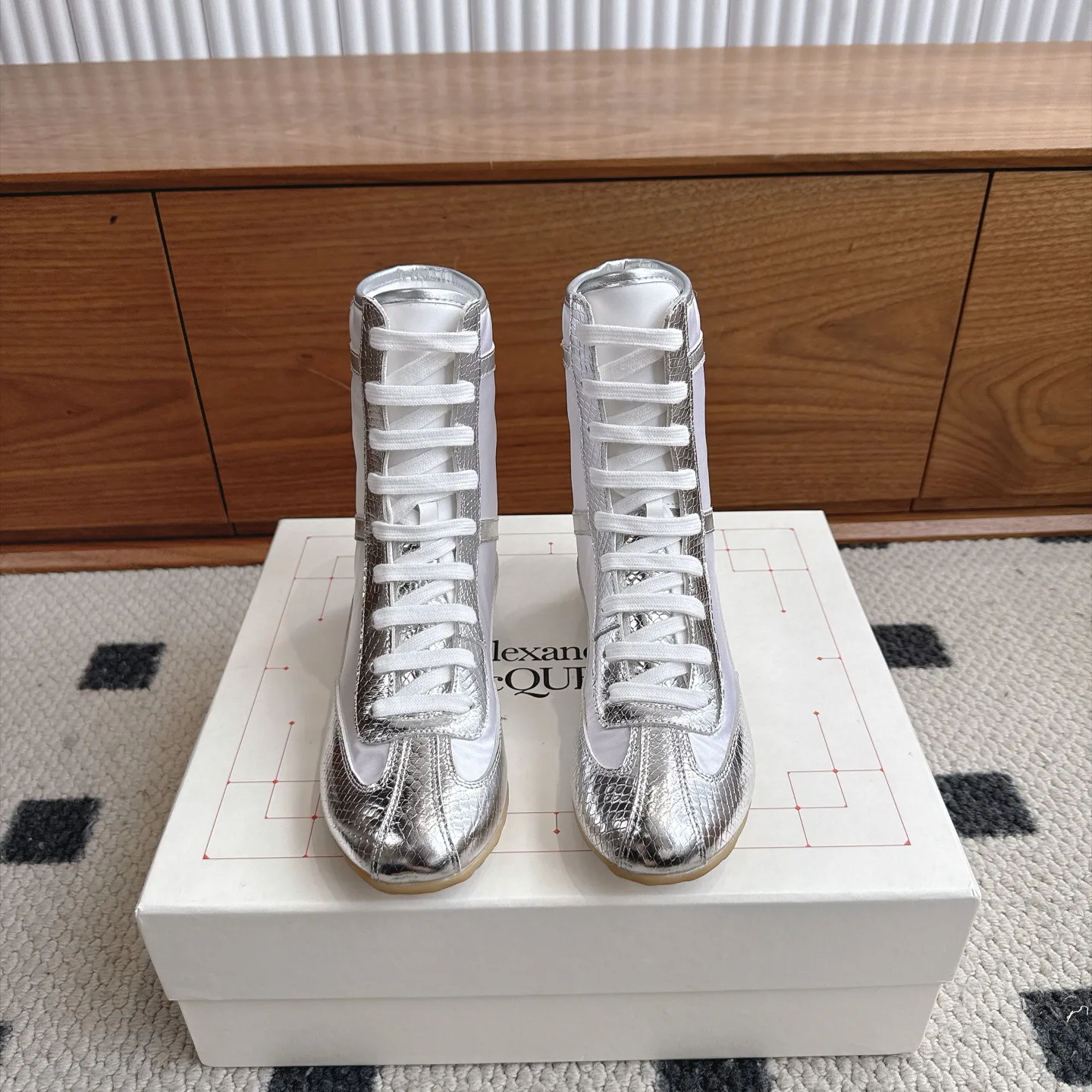 Кроссовки Женские Alexander Mcqueen 19331482