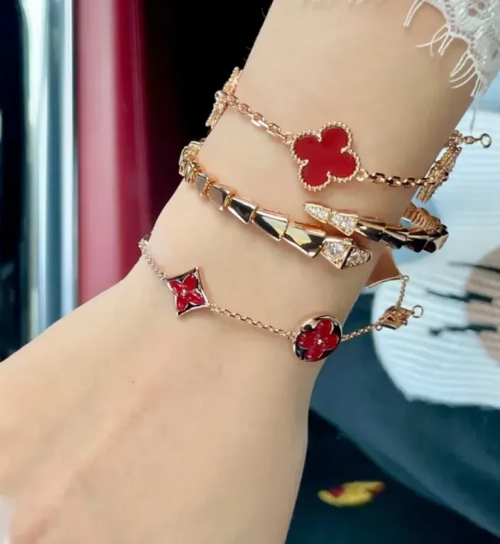 Бижутерия Louis Vuitton 17664
