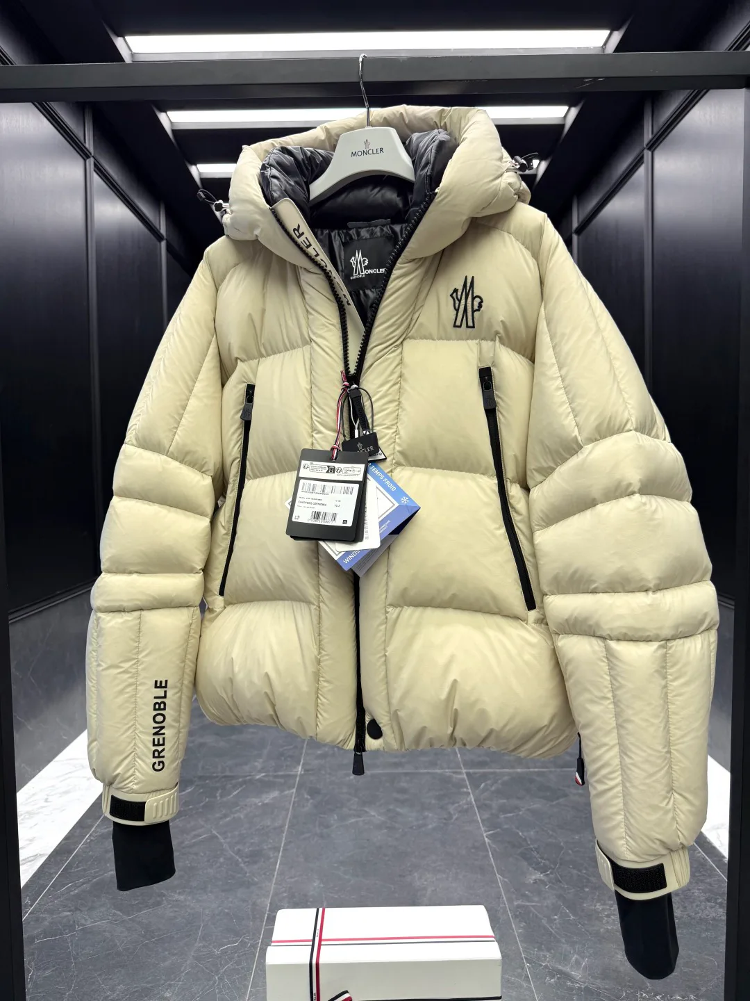 Куртки И Пуховики Мужские Moncler 938691