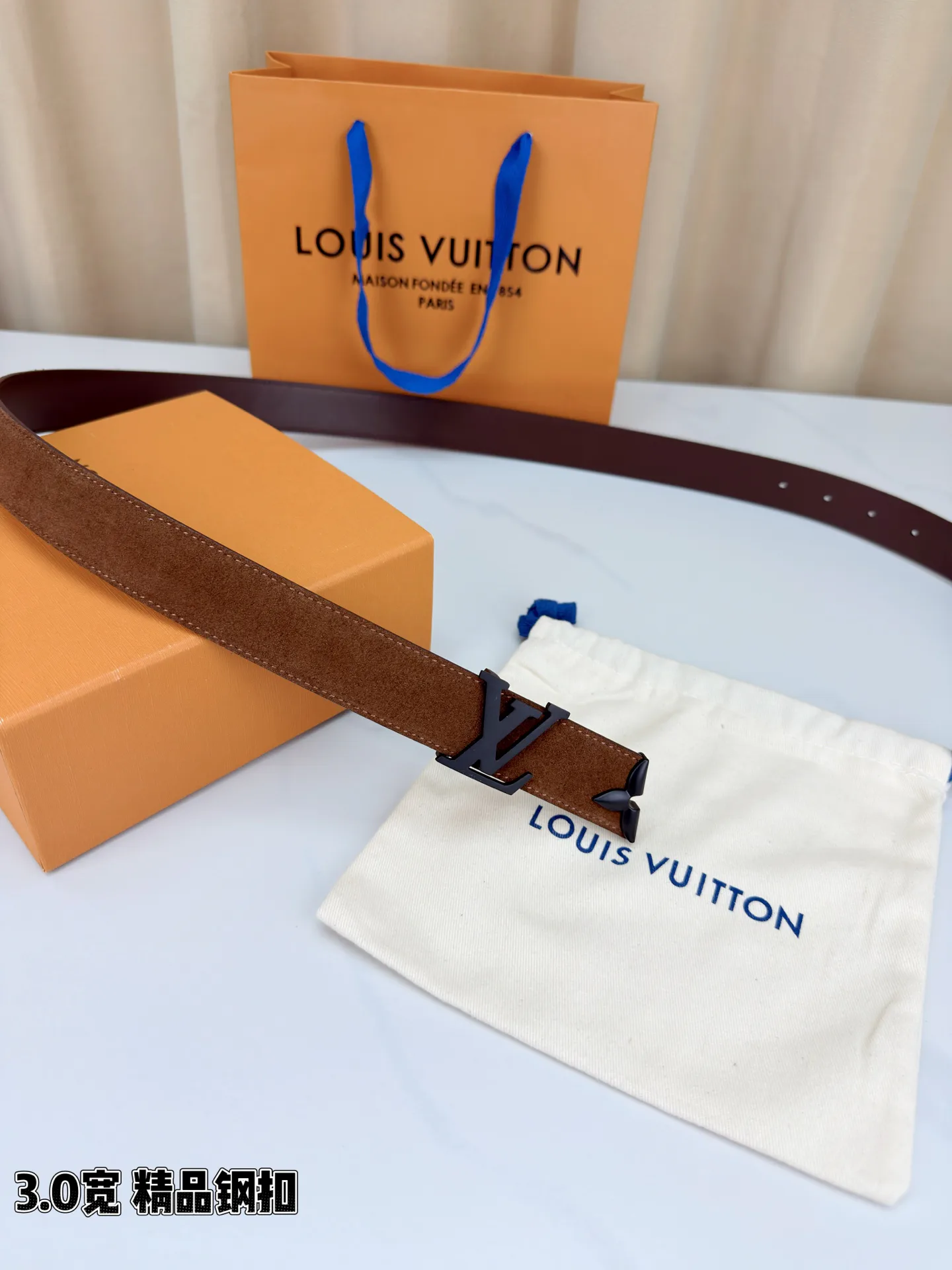 Ремни Louis Vuitton 1430187
