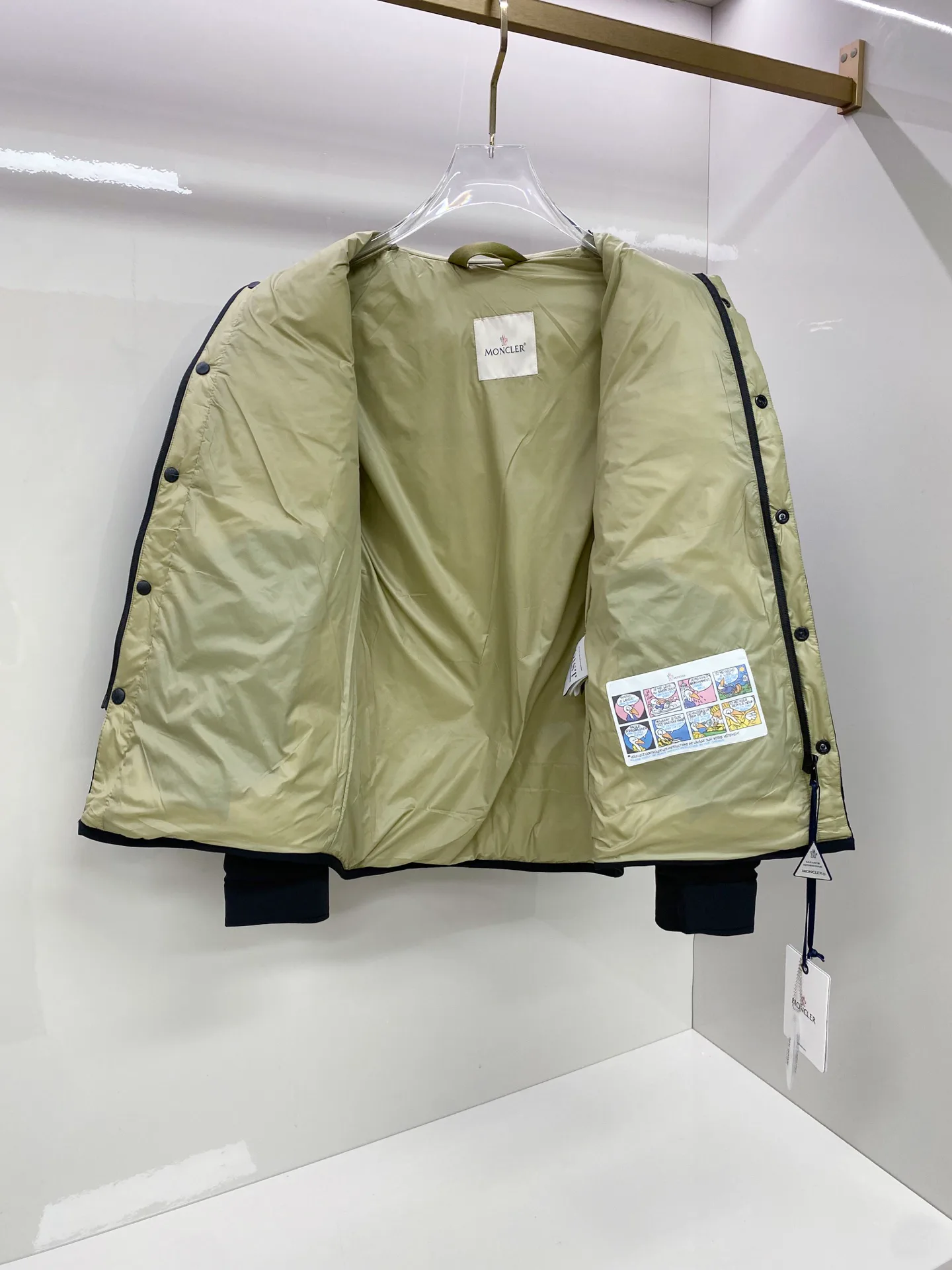 Куртки И Пуховики Мужские Moncler 1129743