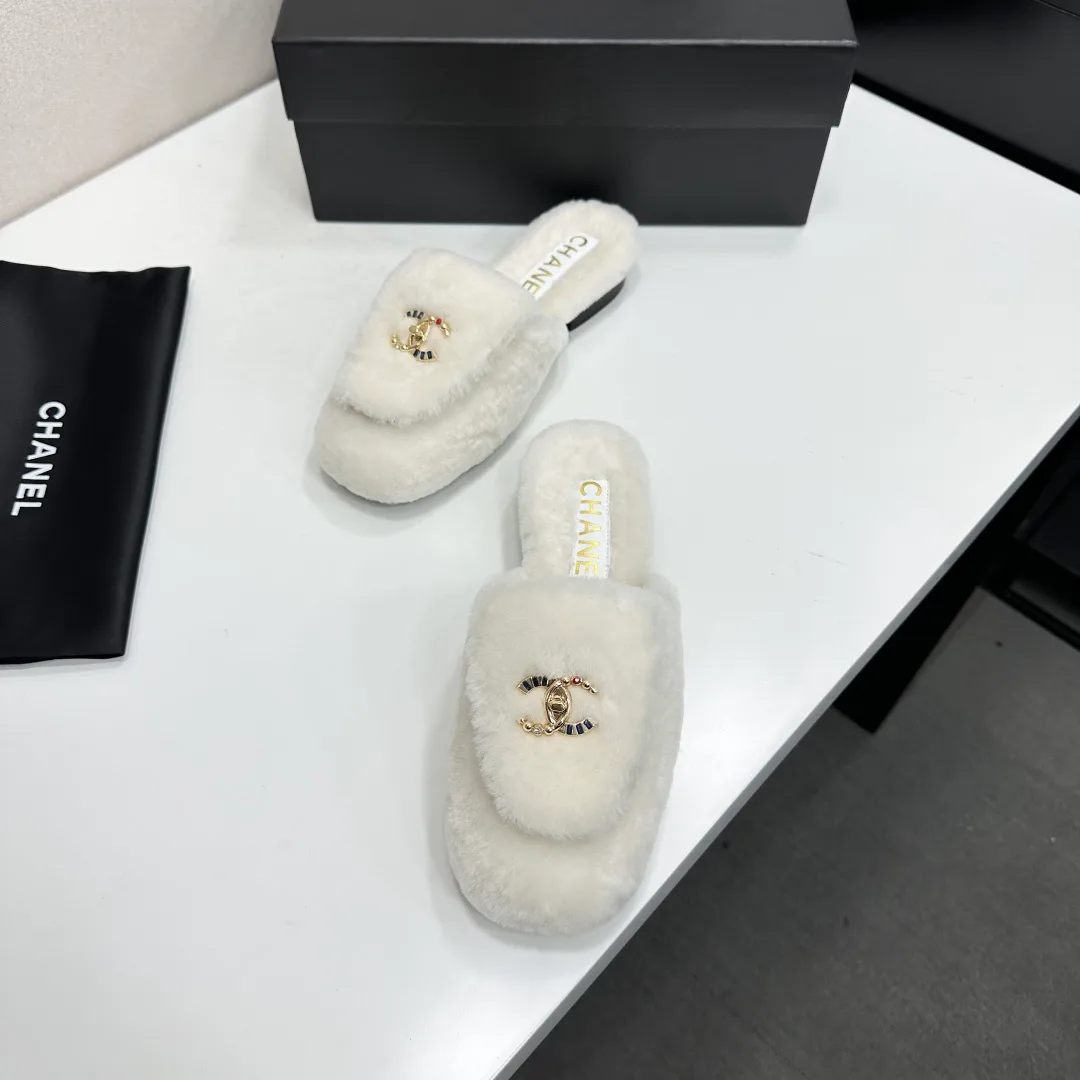 Тапочки Женские Chanel 18436112