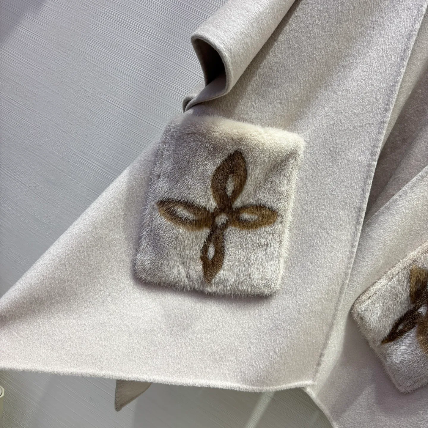 Пальто Женские Loro Piana 18654749