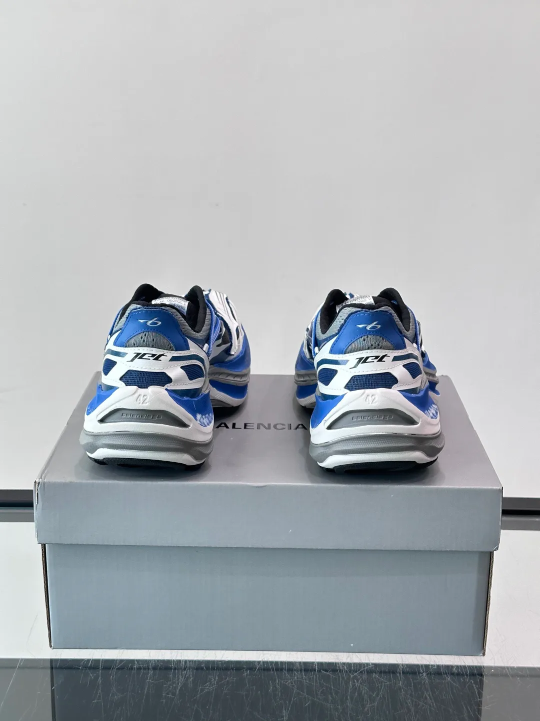Кроссовки Женские Balenciaga 17604122