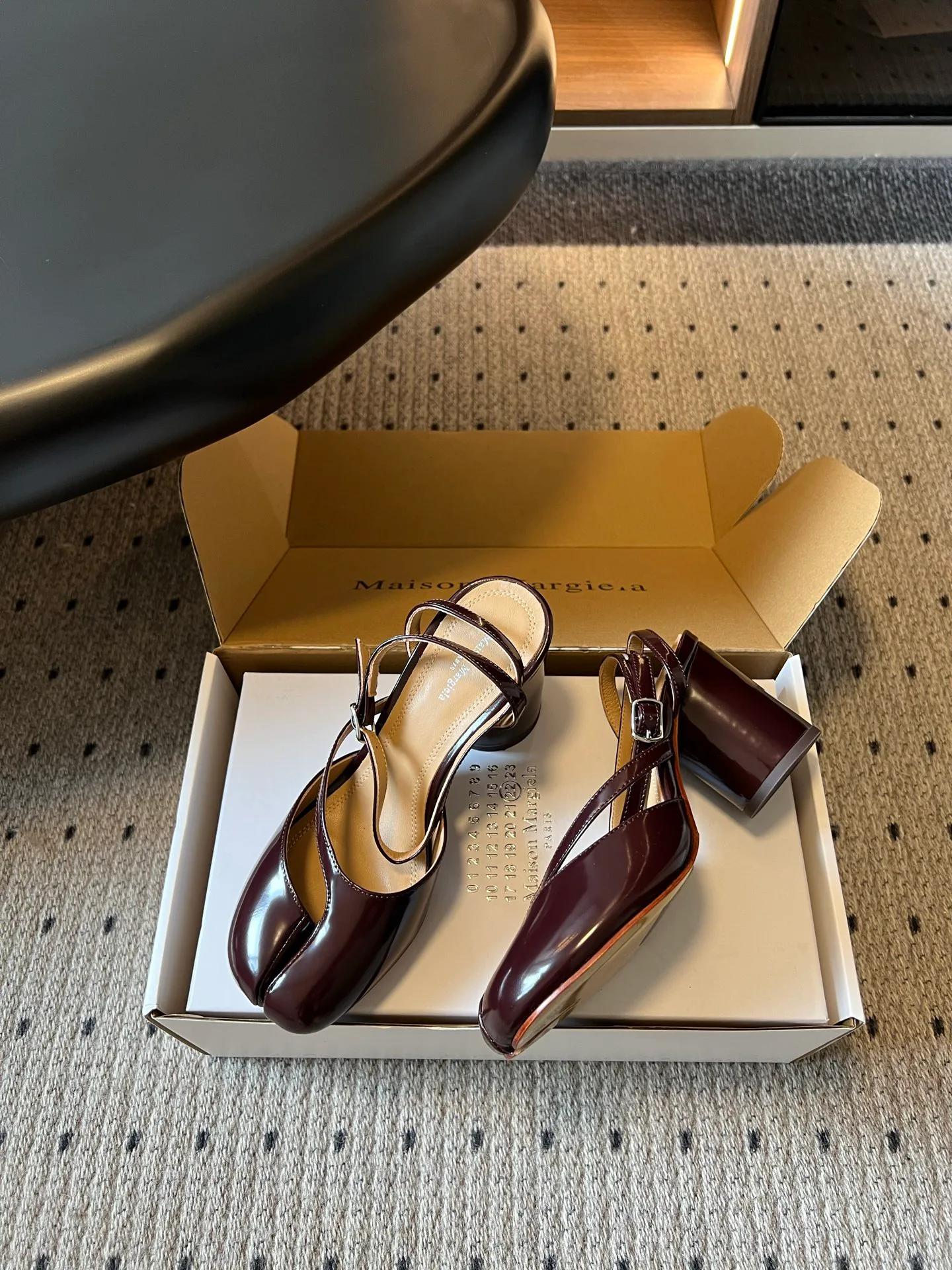 Босоножки Женские Maison Margiela 17686641