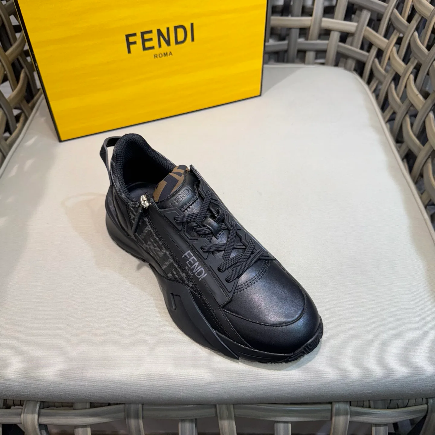 Кроссовки Мужские Fendi 33149