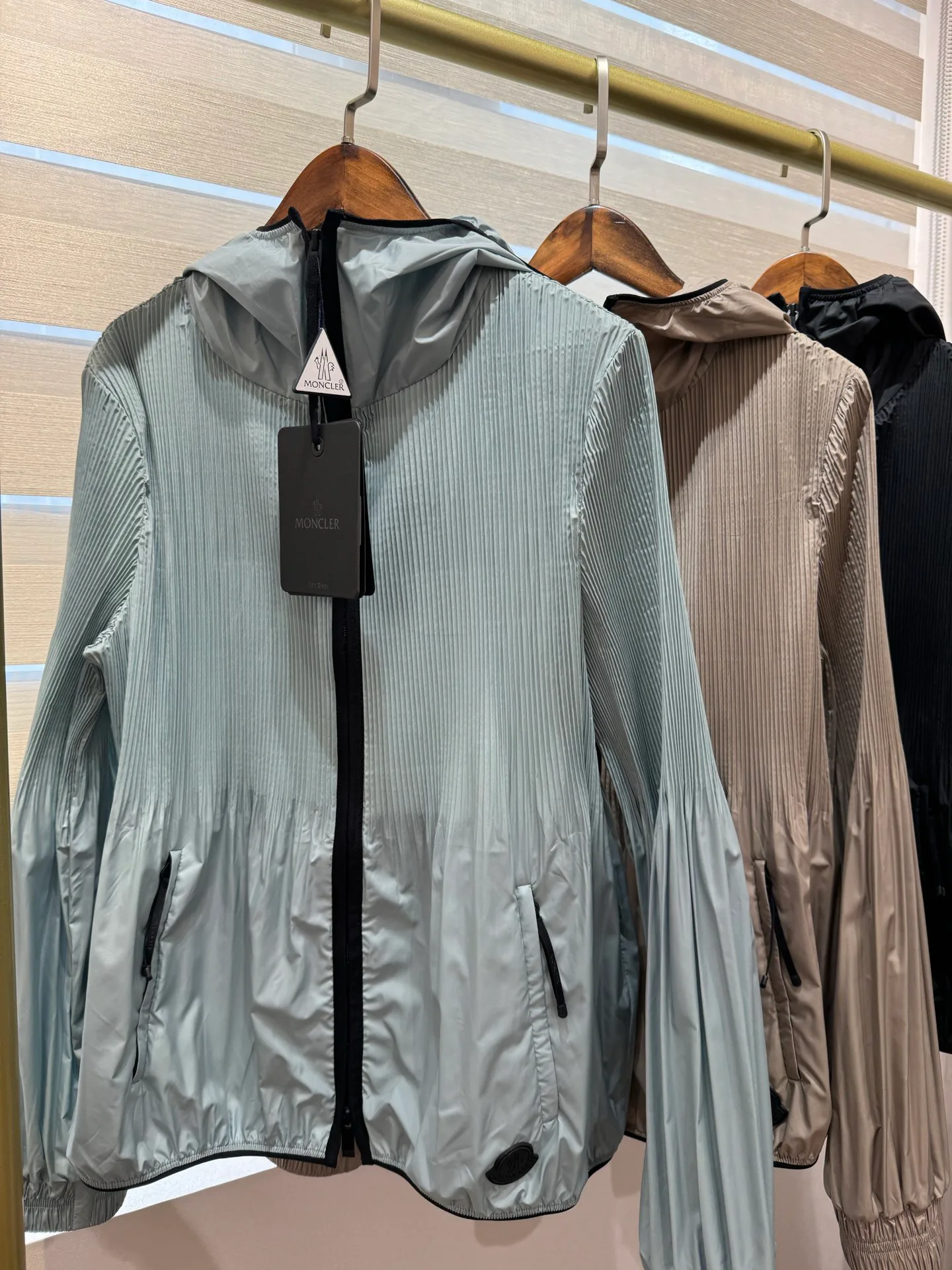 Куртки И Пуховики Женские Moncler 11882402