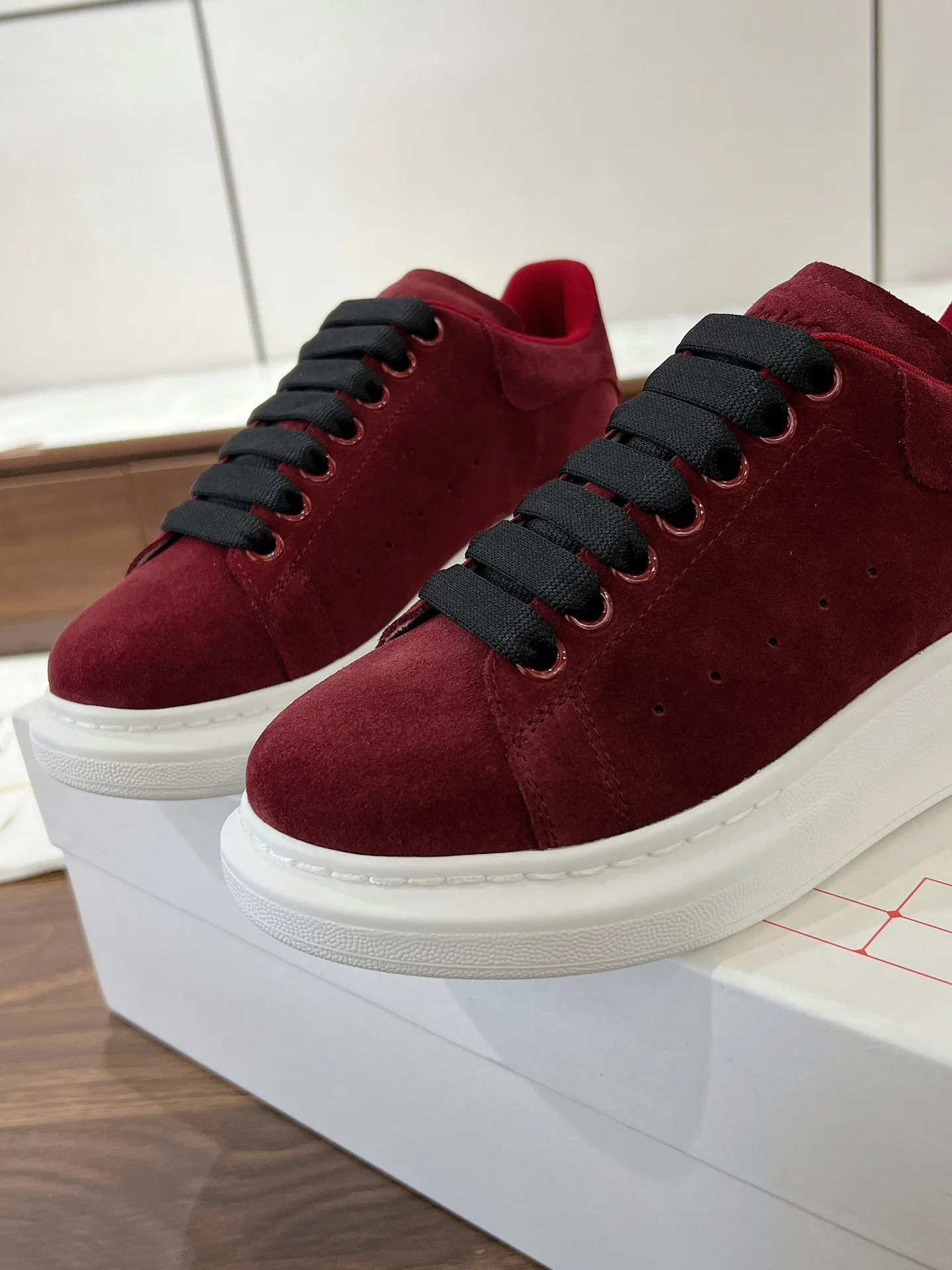 Кроссовки Женские Alexander Mcqueen 19525657