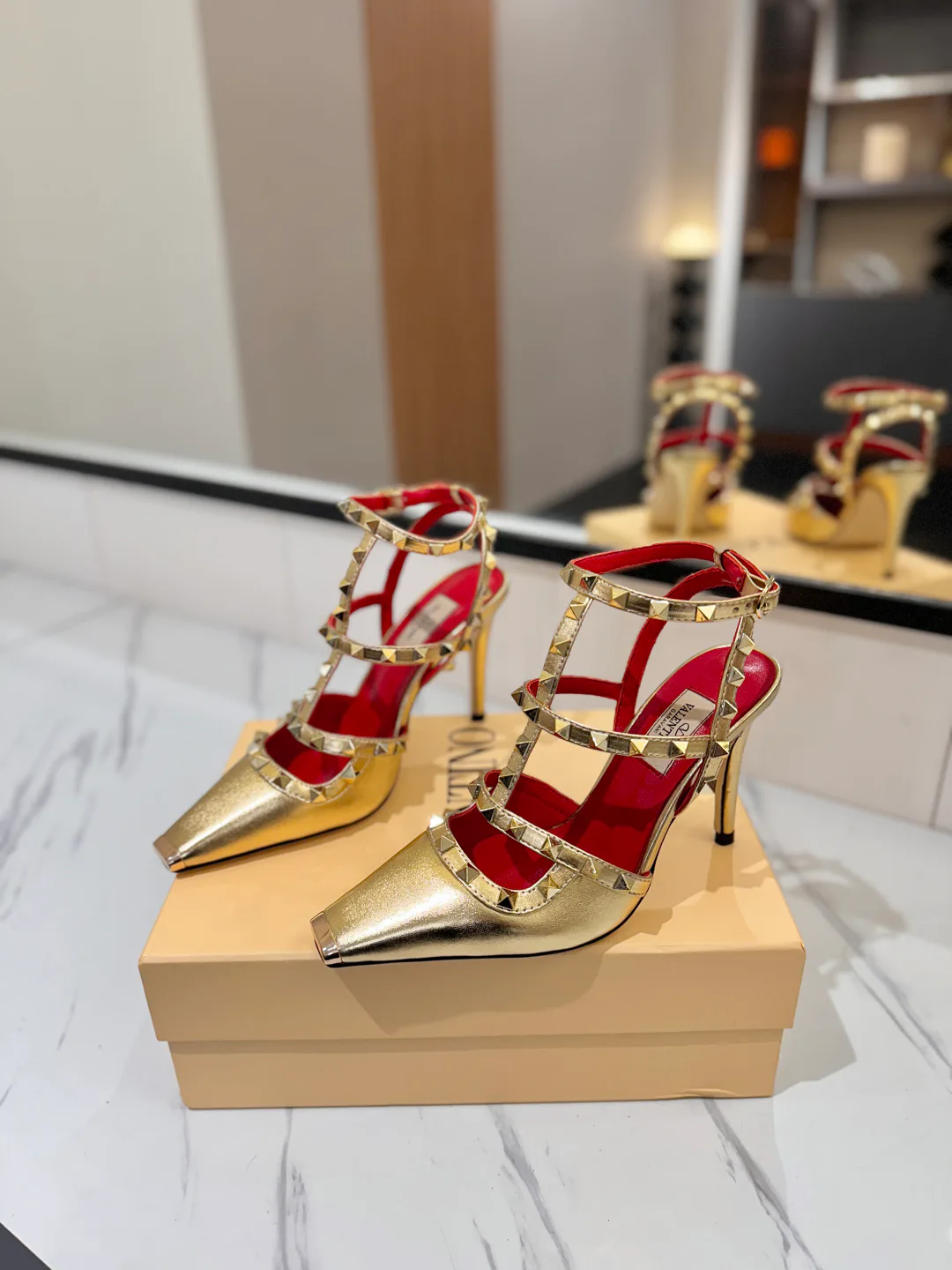 Босоножки Женские Valentino 17305543
