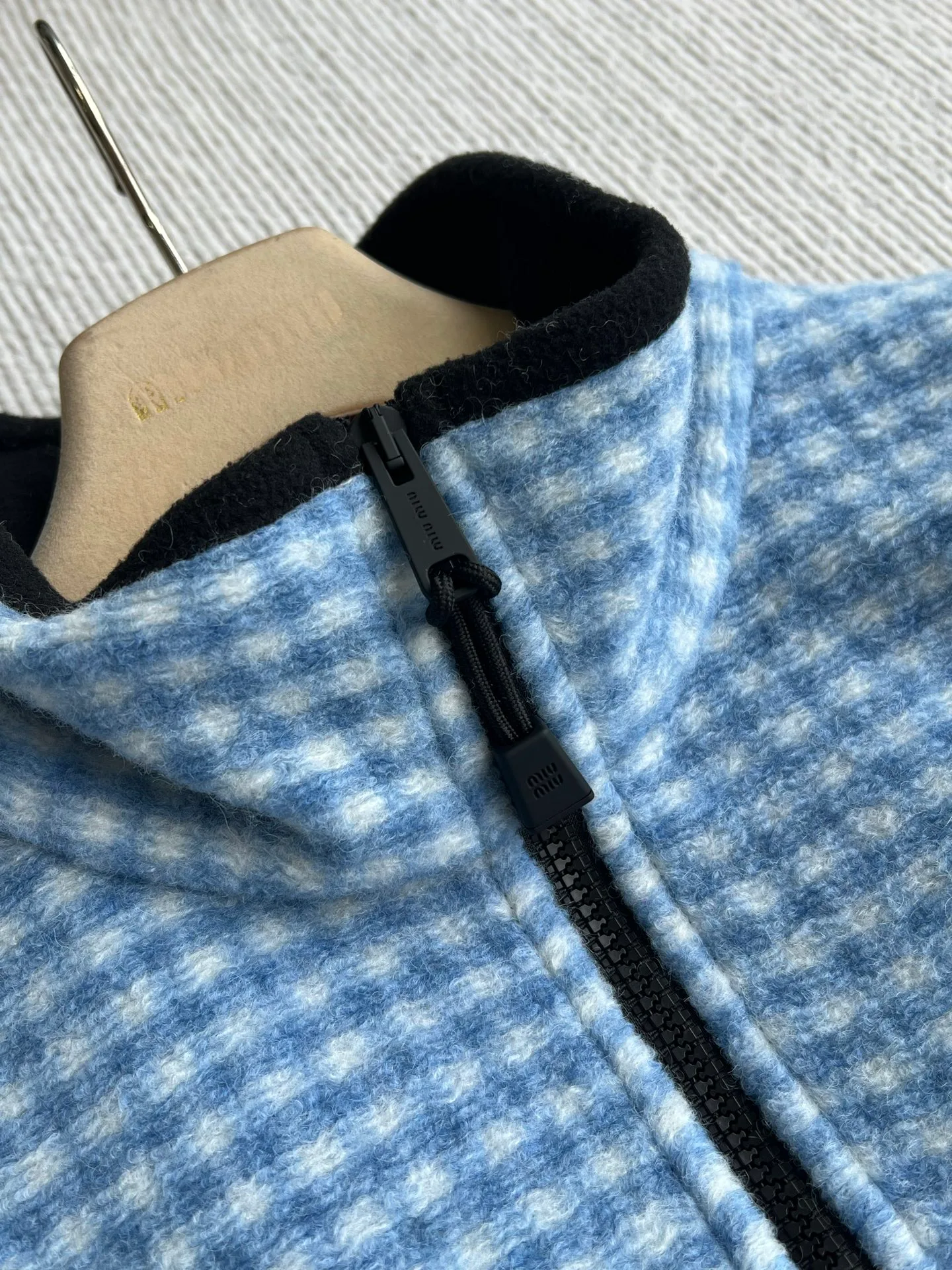 Куртки И Пуховики Женские Miu Miu 17902620