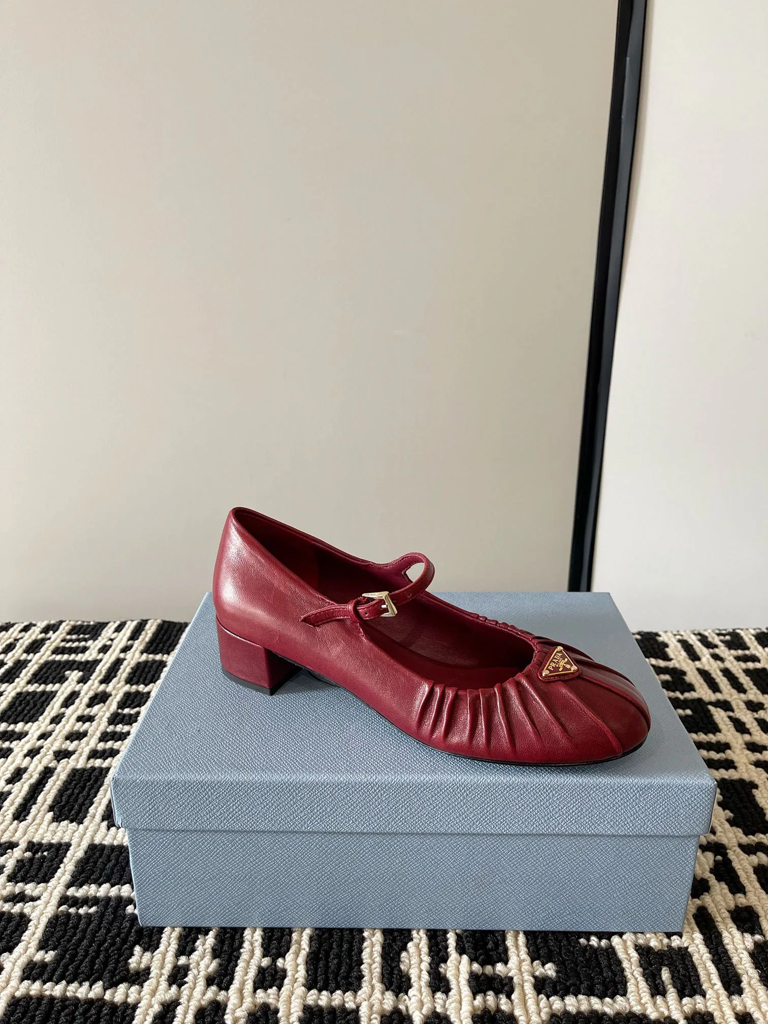 Босоножки Женские Prada 11407429