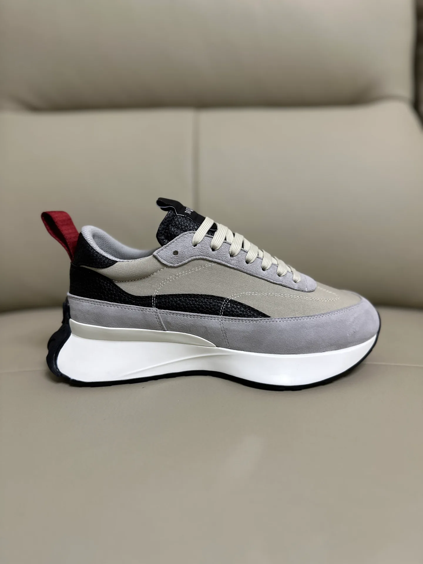 Кроссовки Женские Alexander Mcqueen 18616742