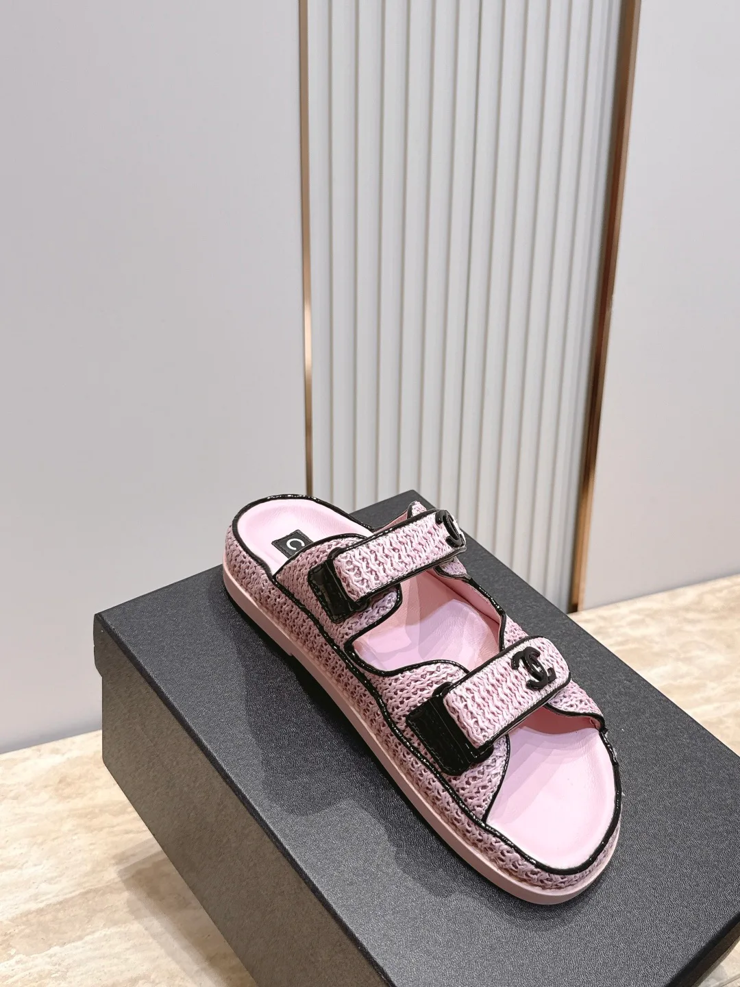 Шлепанцы Женские Chanel 17336040
