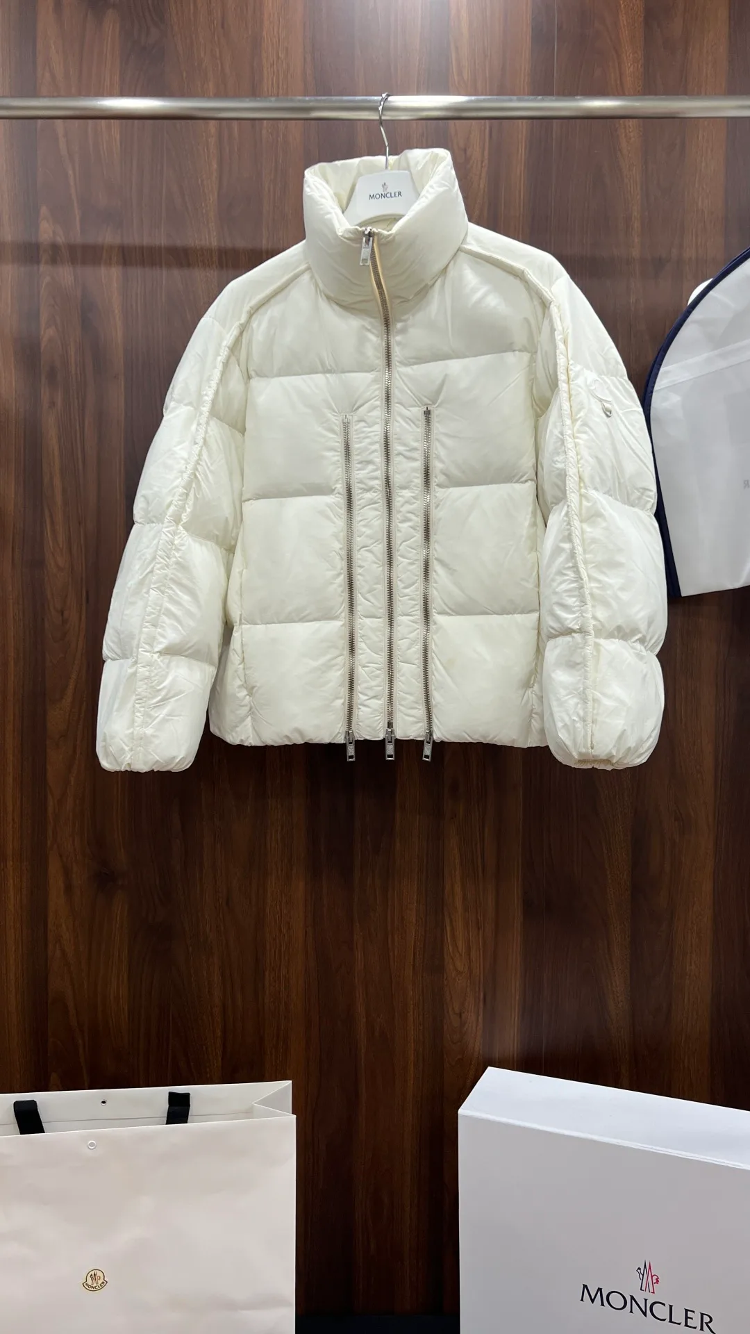 Куртки И Пуховики Женские Moncler 18127862