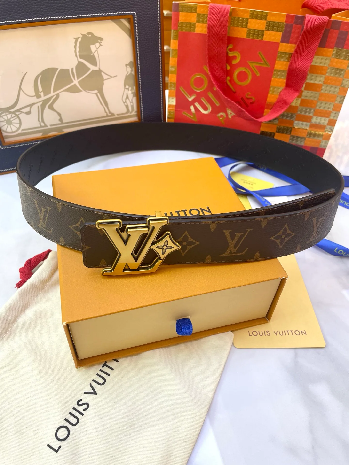 Ремни Louis Vuitton 10010348