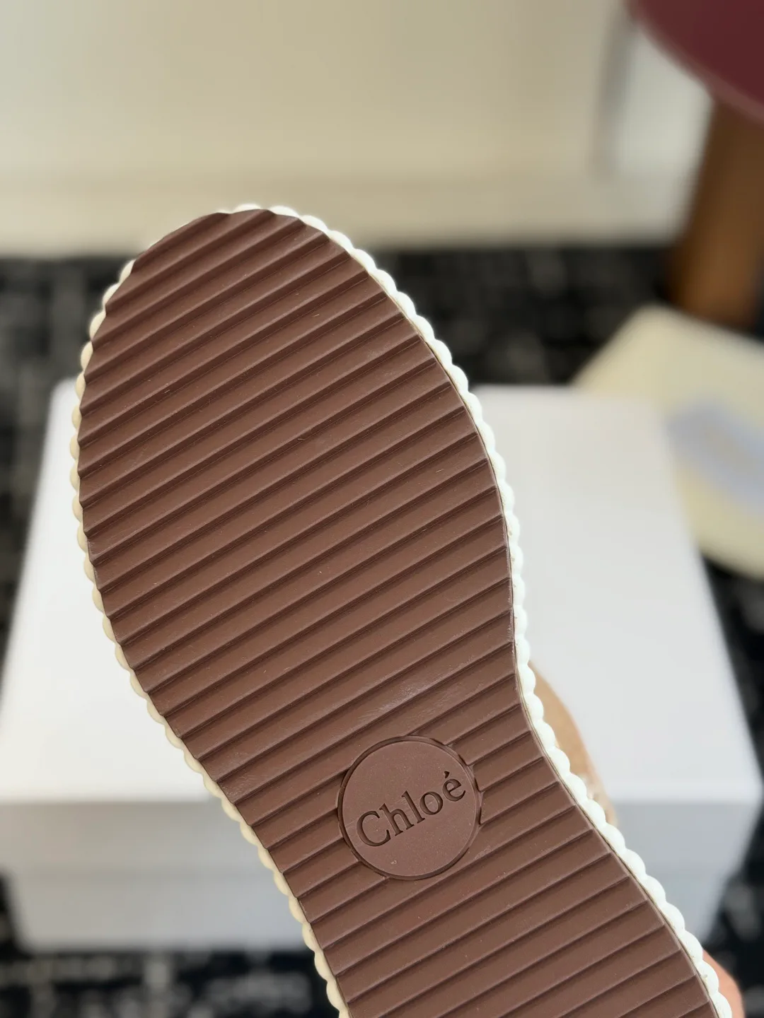 Кроссовки Женские Chloe 19522358
