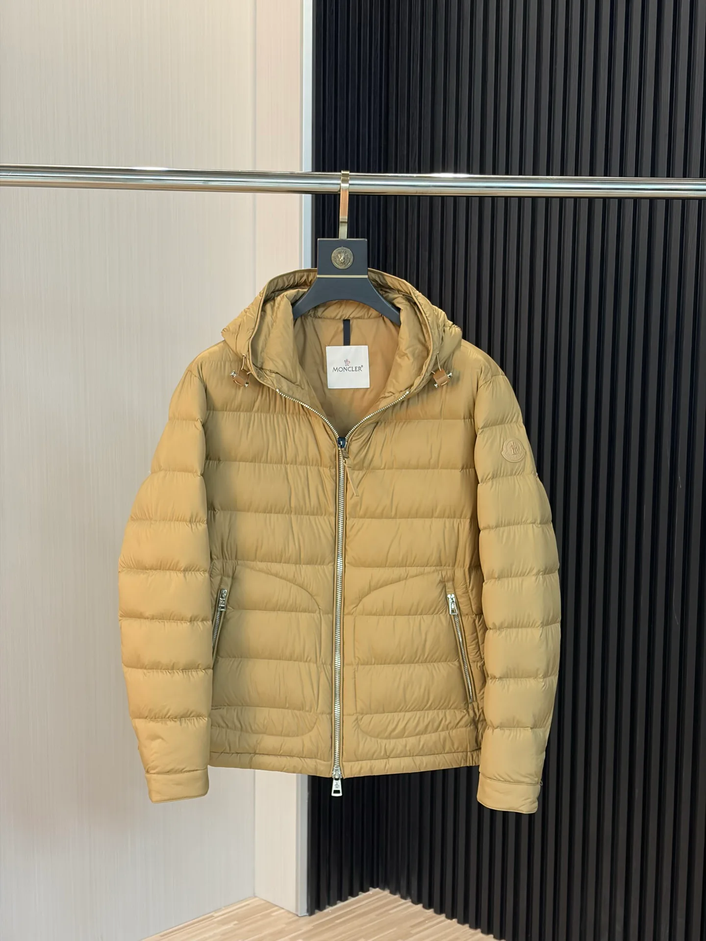 Куртки И Пуховики Женские Moncler 18188489