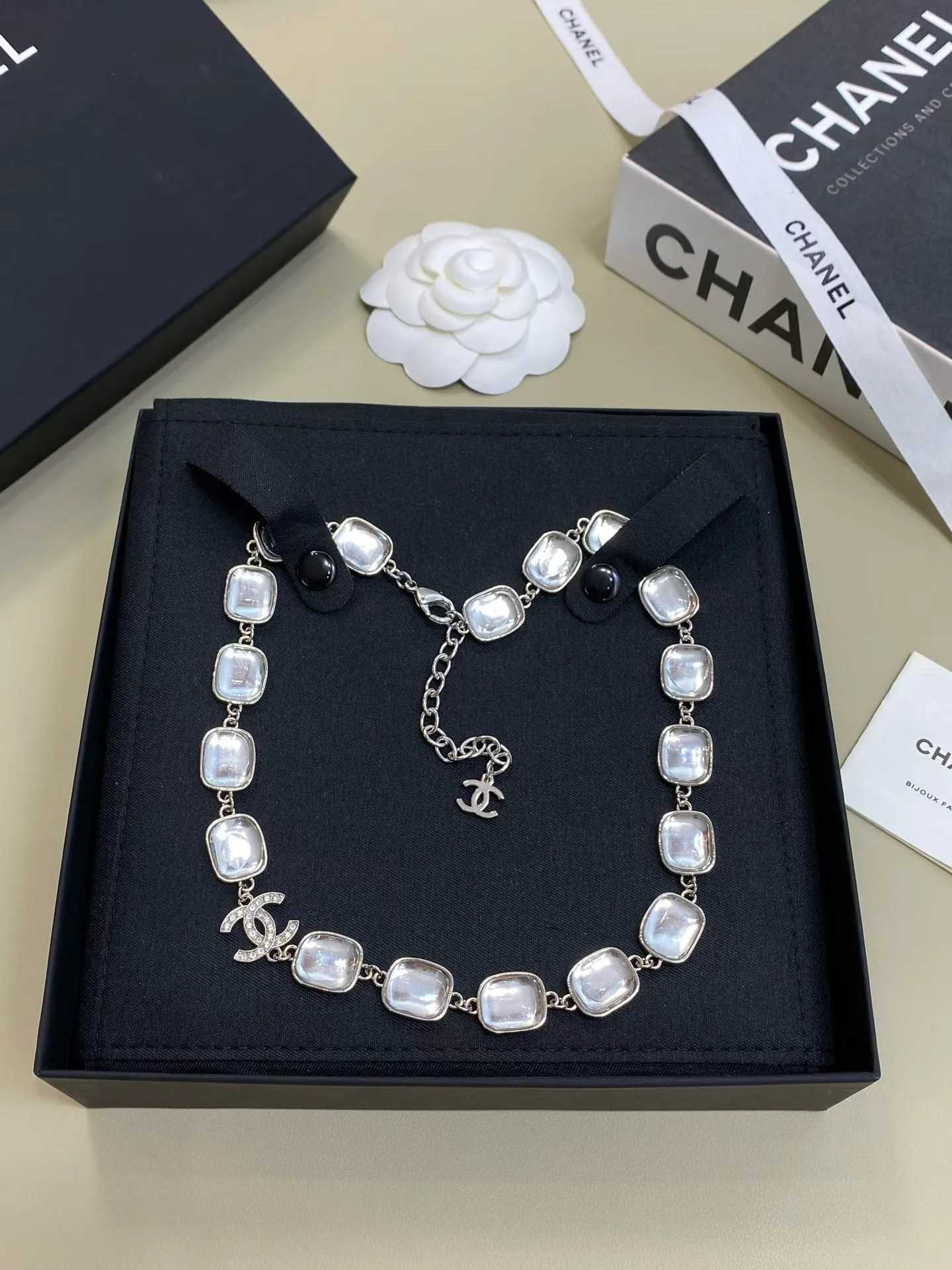Бижутерия Chanel 18122368