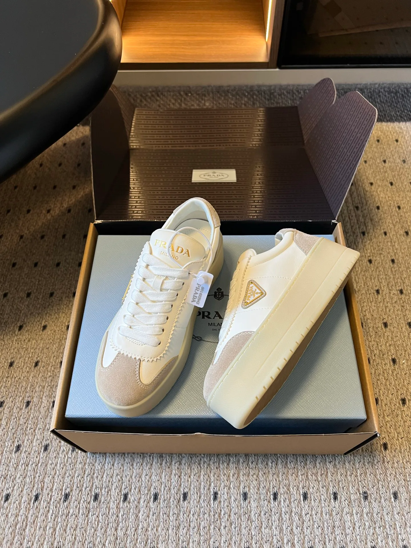 Кроссовки Женские Prada 20149936