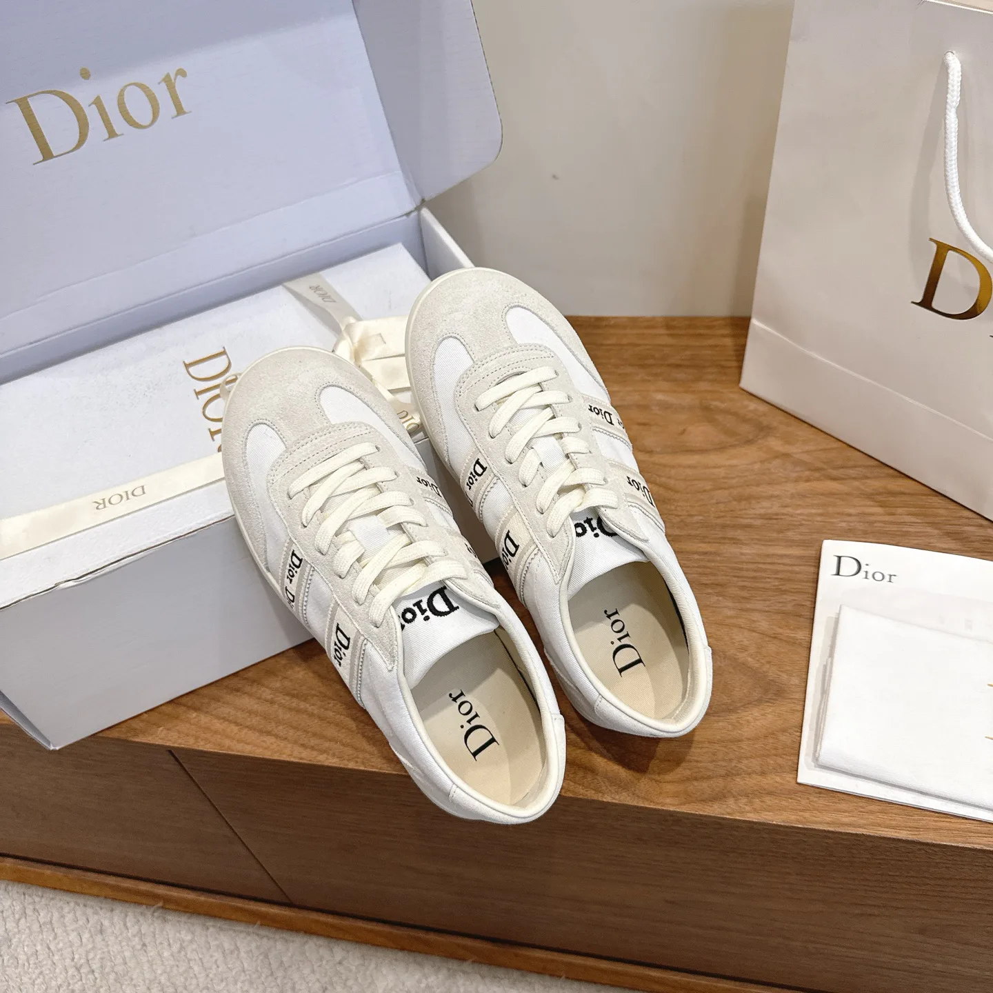 Кроссовки Женские Christian Dior 17467321