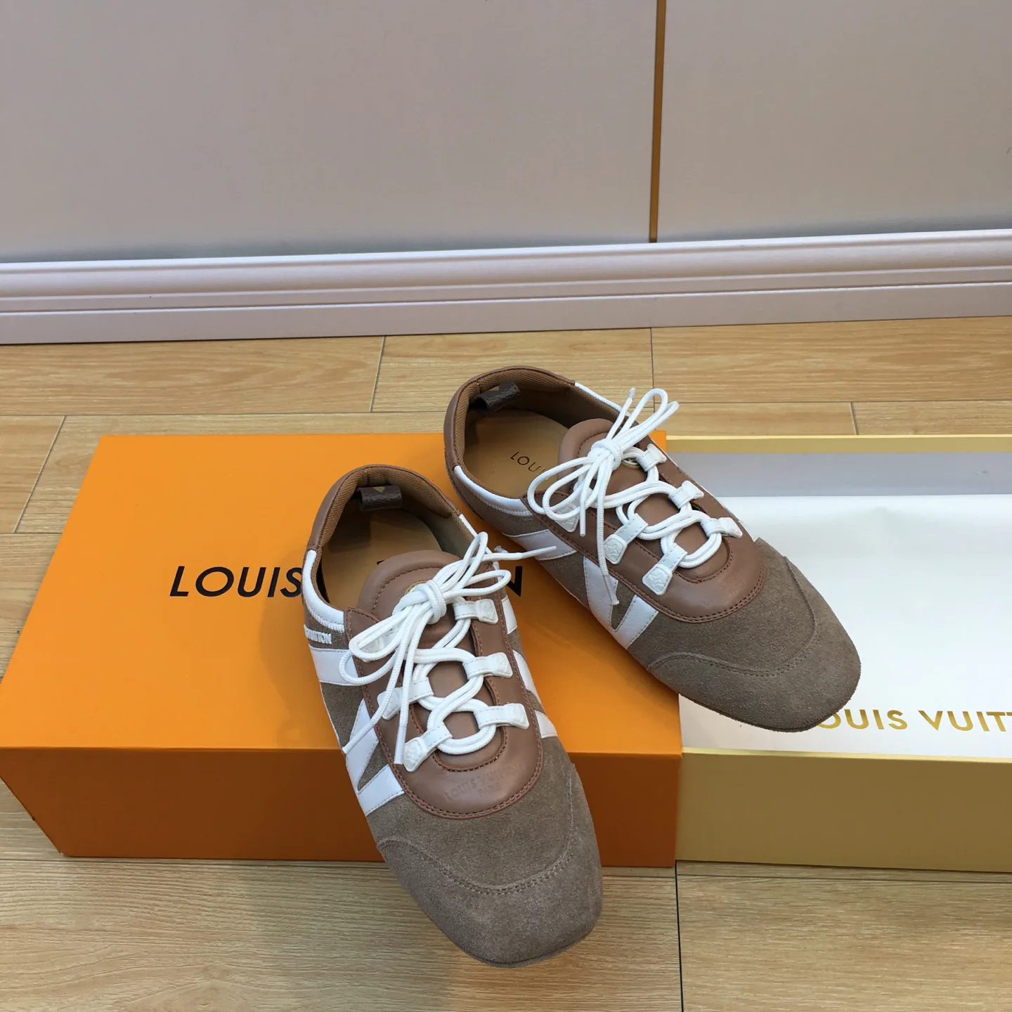 Кроссовки Женские Louis Vuitton 1590962