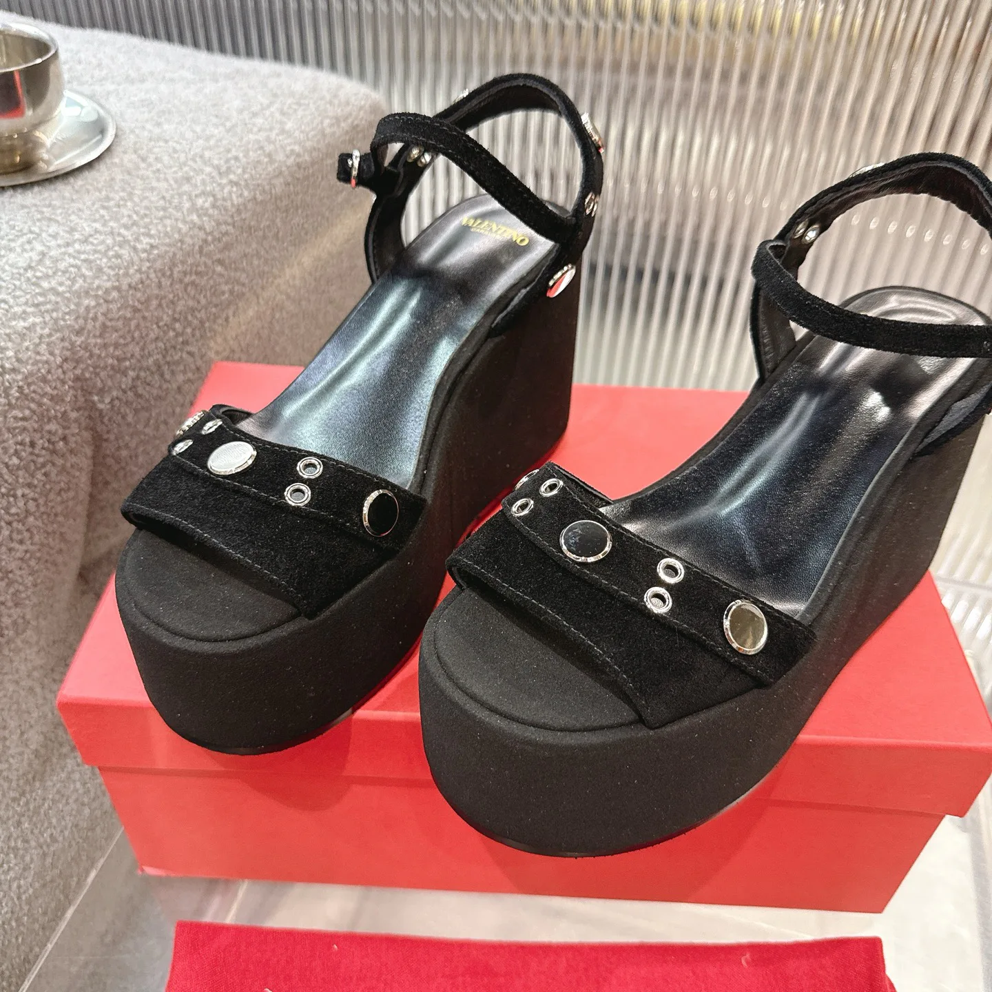 Босоножки Женские Valentino 13418349