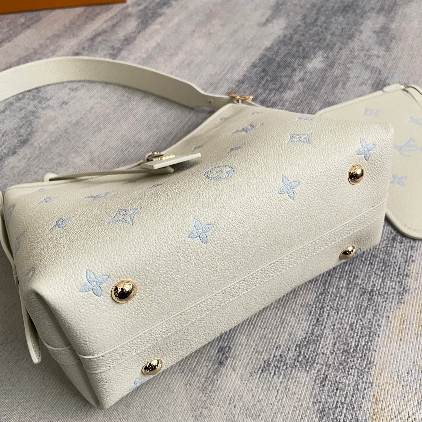 Классические Сумки Женские Louis Vuitton 2995974
