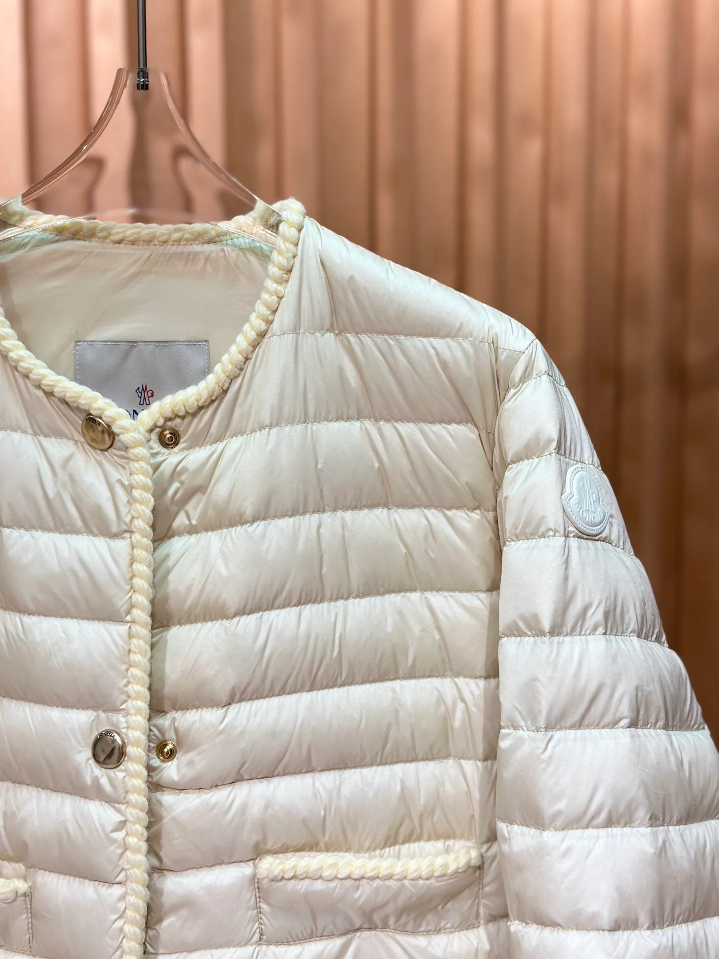 Куртки И Пуховики Женские Moncler 18710179