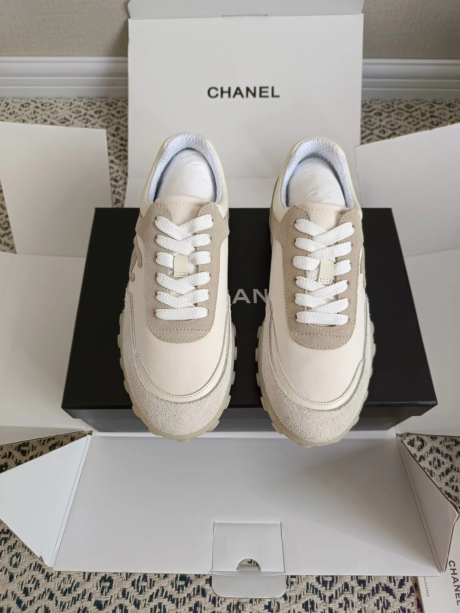 Кроссовки Женские Chanel 18475410