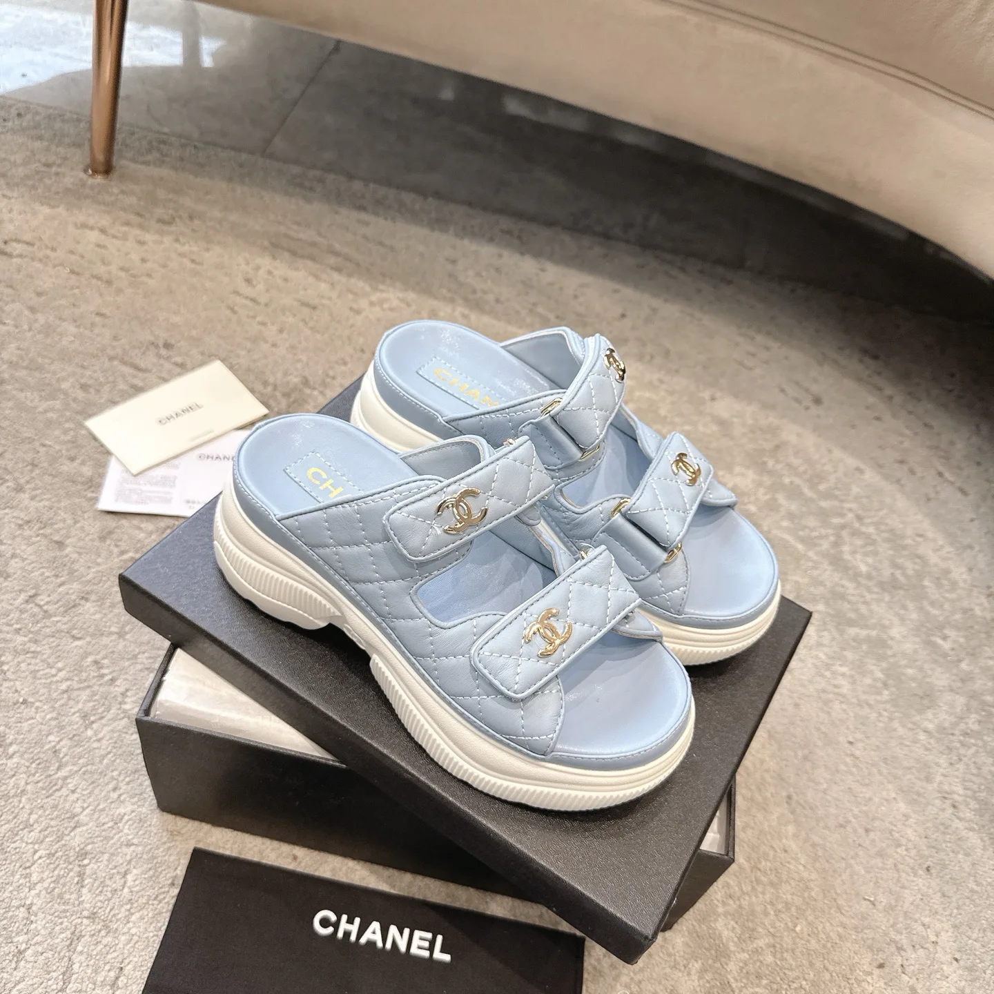 Босоножки Женские Chanel 17572310
