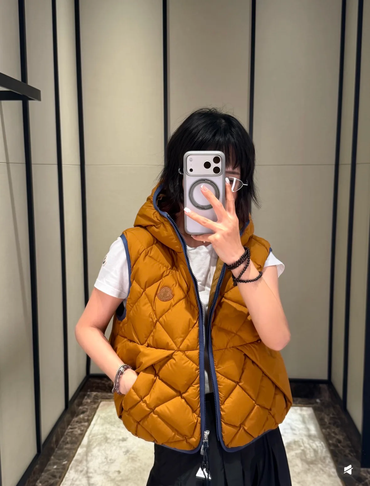 Жилеты Женские Moncler 18760349