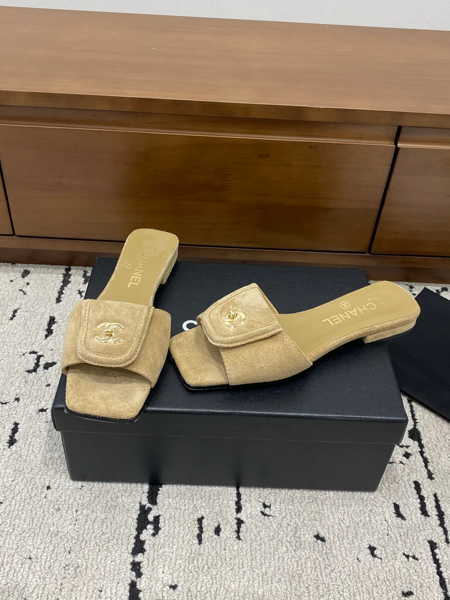 Шлепанцы Женские Chanel 12156497