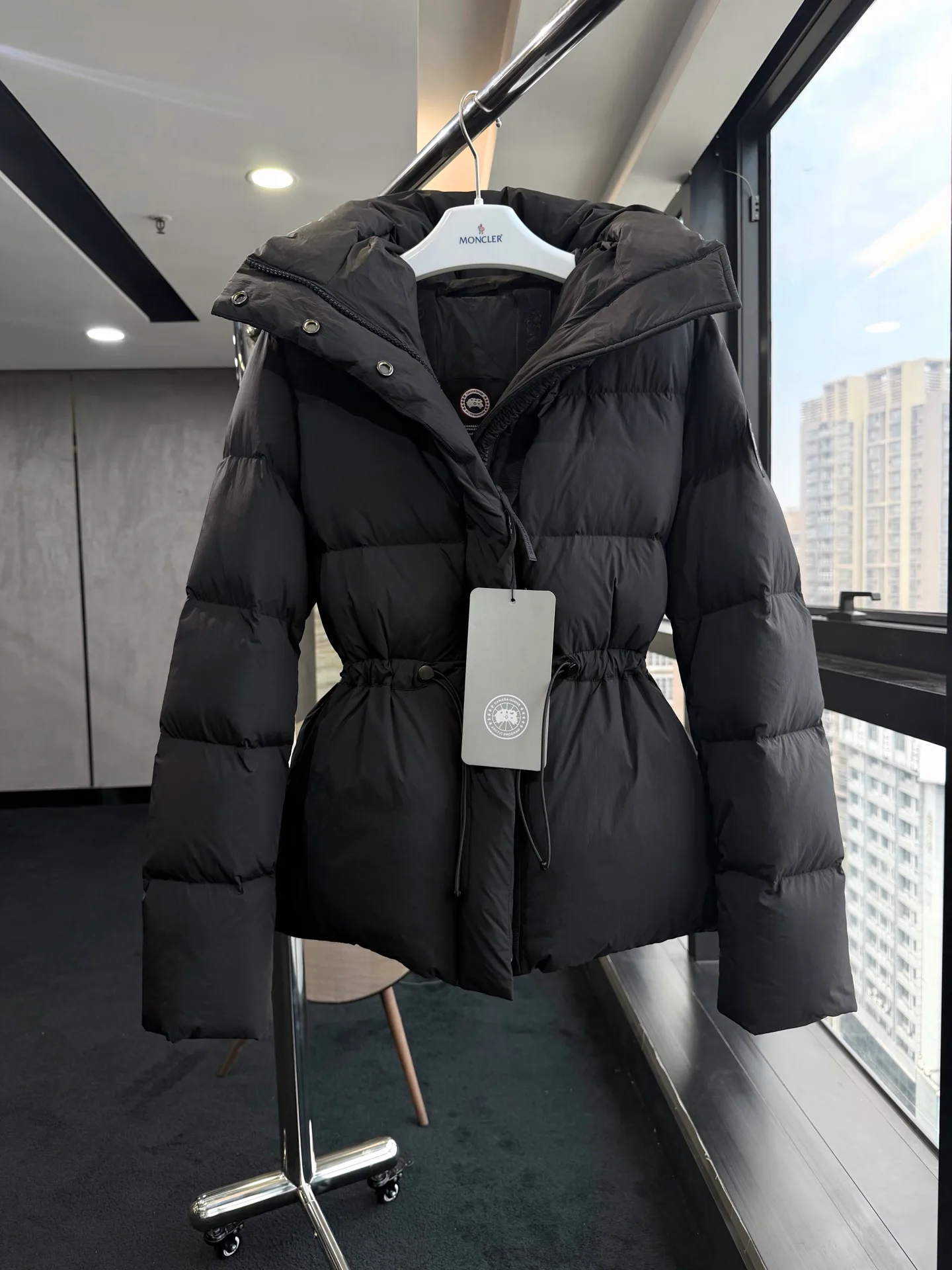 Куртки И Пуховики Женские Canada Goose 19548745