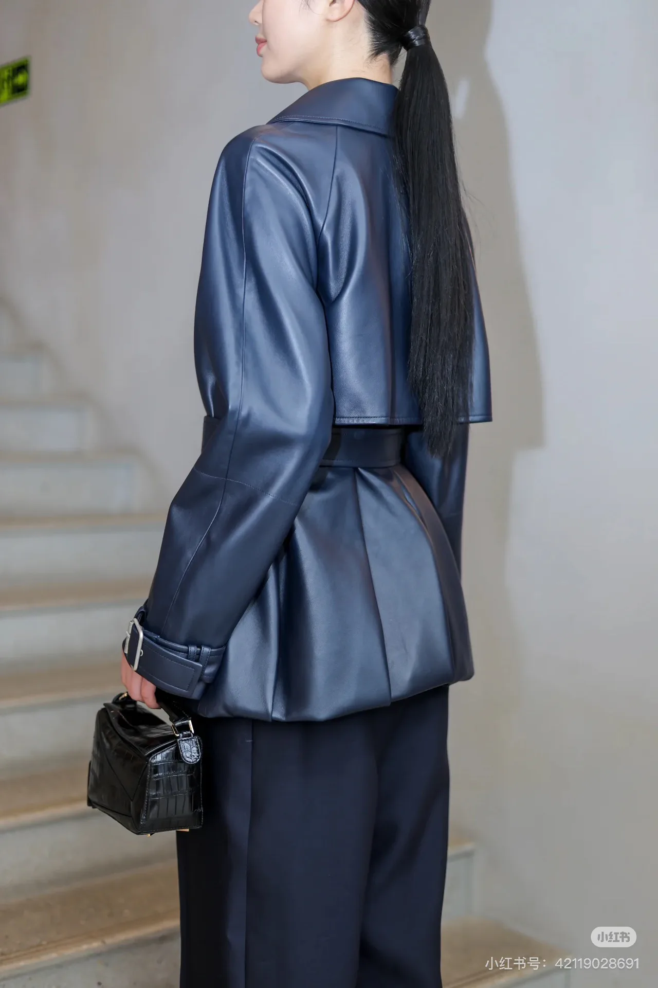 Кожаные Куртки И Дублёнки Женские Loewe 4960640