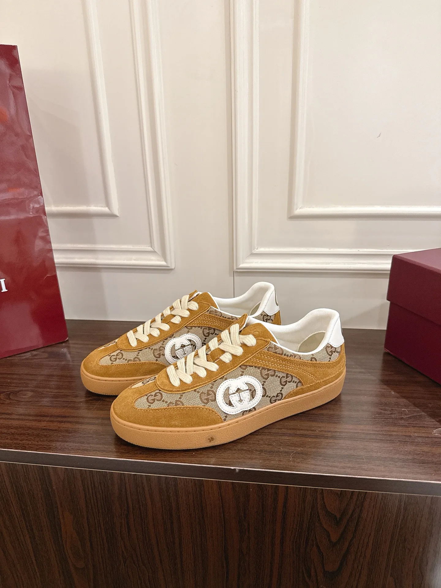 Кроссовки Женские Gucci 1827503