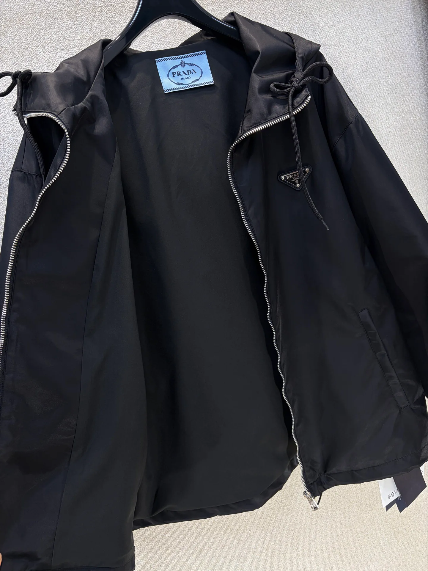 Куртки И Пуховики Женские Prada 18882537